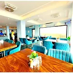 Hotel Dreamland Puri - All-Room-Sea-Facing-With-Attached-Balcony- New Marine Drive Road Puri - Lift-Wifi-Parking-Restaurant Facilities