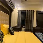 Hotel Asish Puri -All Room Park View -Near-And-Near Temple Fully-Air-Condition-With-All-Luxury-&-Spacious-Room-Attached-Balcony - Prime-Location-Wifi-Restaurant-And-Parking-Facilities