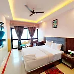 Sea View Hotel Dreamland Near Jagannath Temple - Lift-Wifi-Parking And Restaurant Facilities - All Room Sea Facing With Attached Balcony - Top Rated Luxuary Hotel In Puri