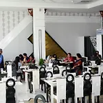 Hotel Holiday Resort