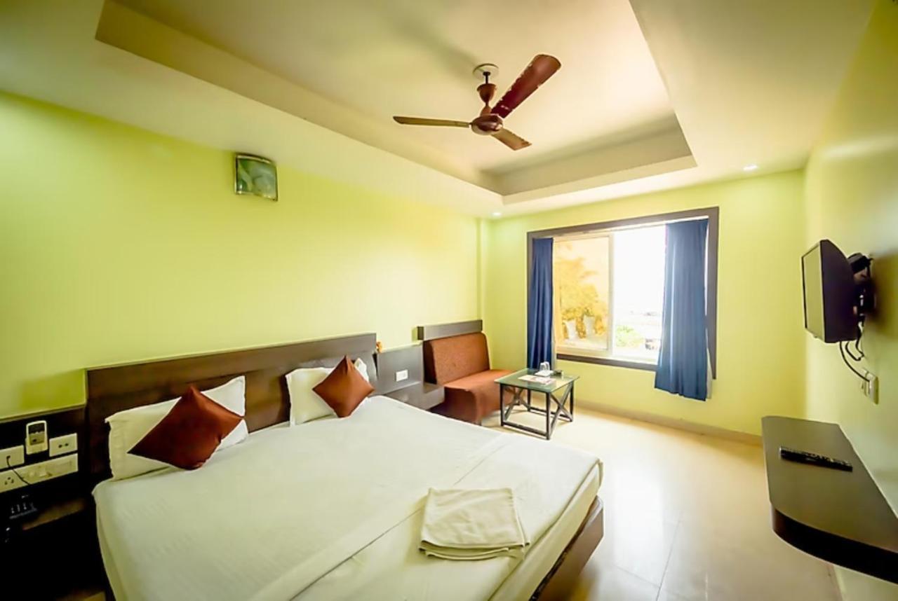 Goroomgo Deep Ganga Near Sea 4* Puri