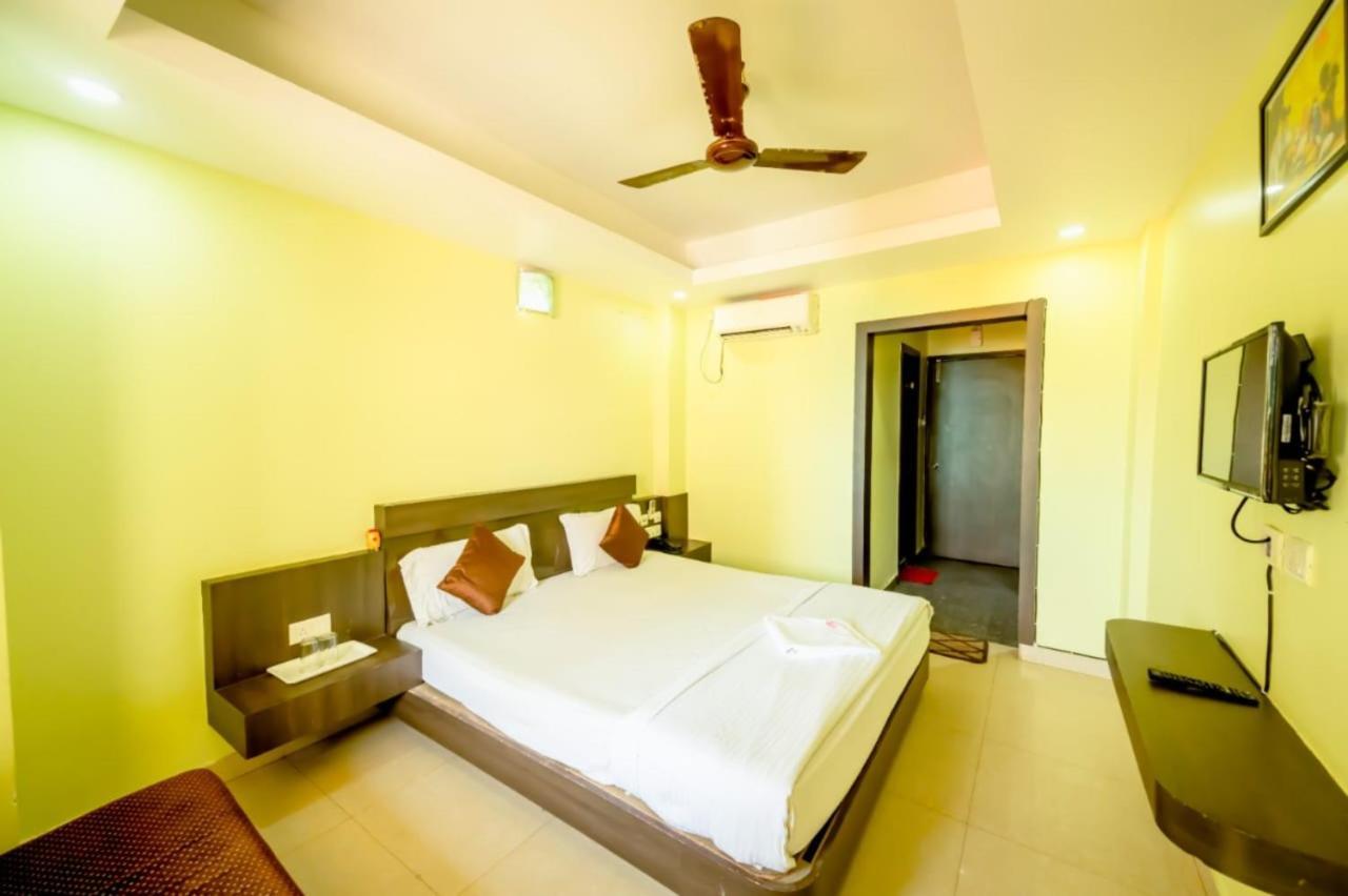 Goroomgo Deep Ganga Near Sea Hotel