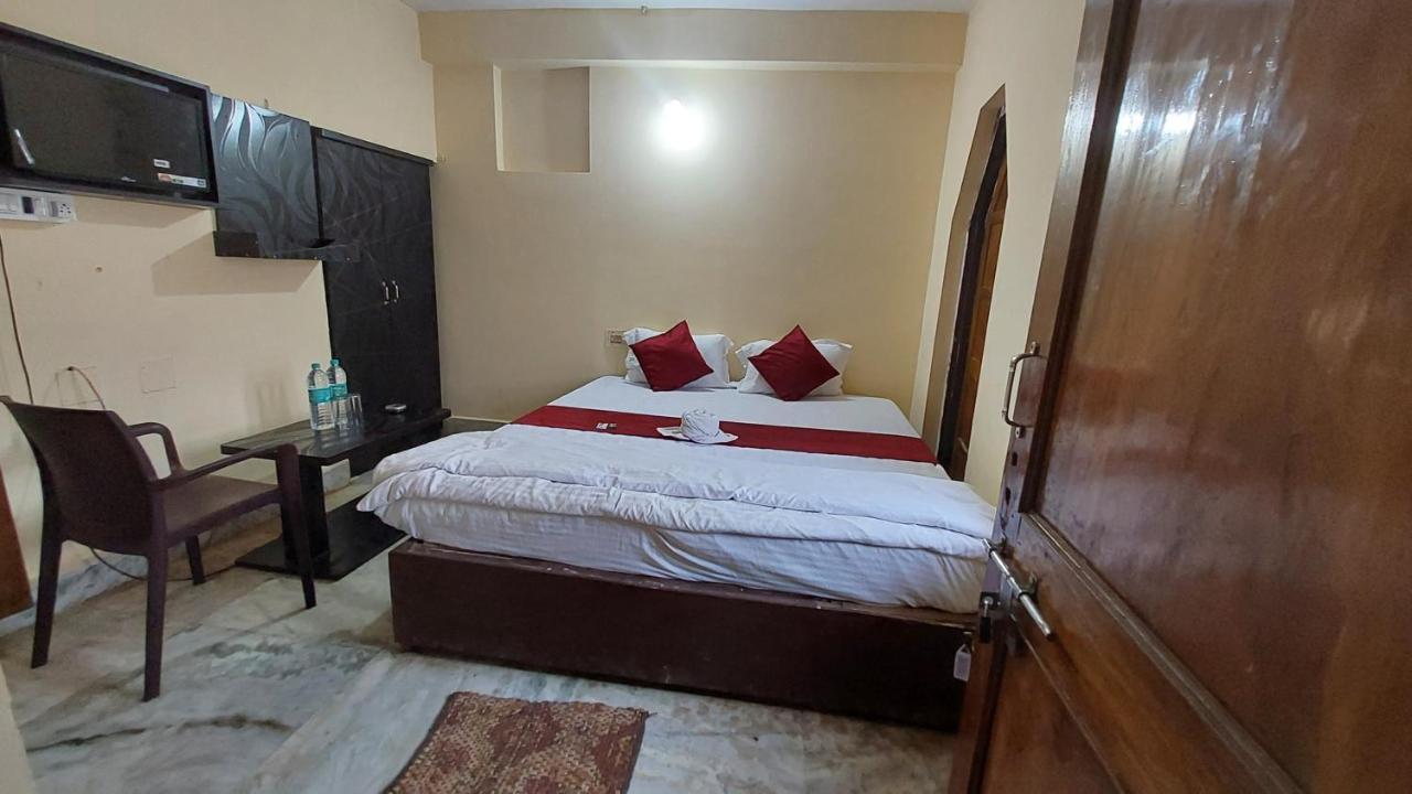 Goroomgo New Ashok Royal Puri