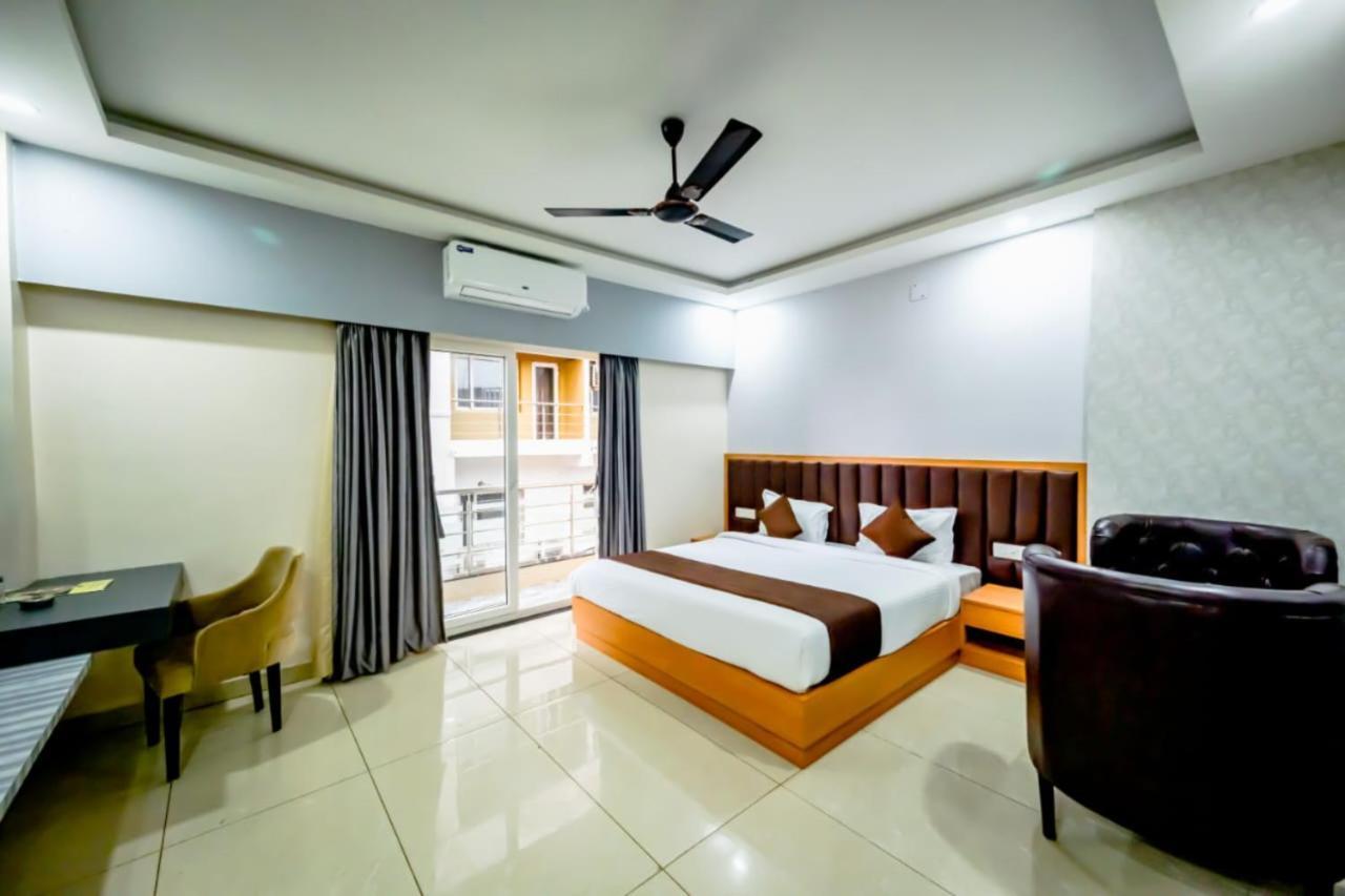 Goroomgo Shree Gajanana Near Sea Hotel 3*