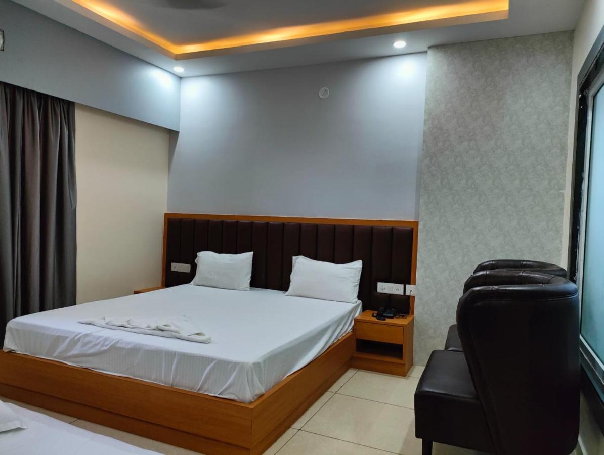Goroomgo Shree Gajanana Near Sea 3* Puri