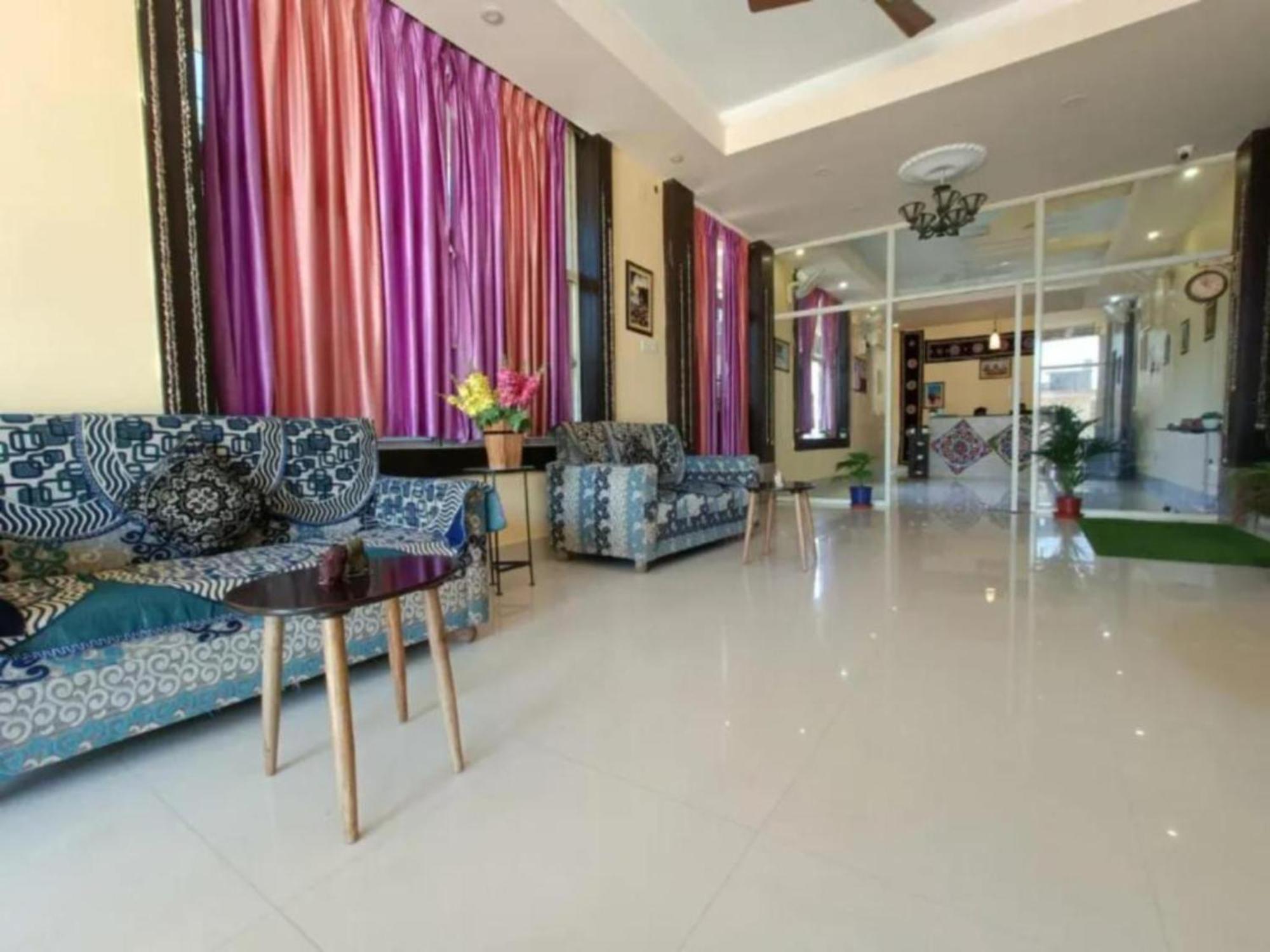 Silicon Residency Near Sea Sight - Spacious With Lift And Parking Facilities Hotel