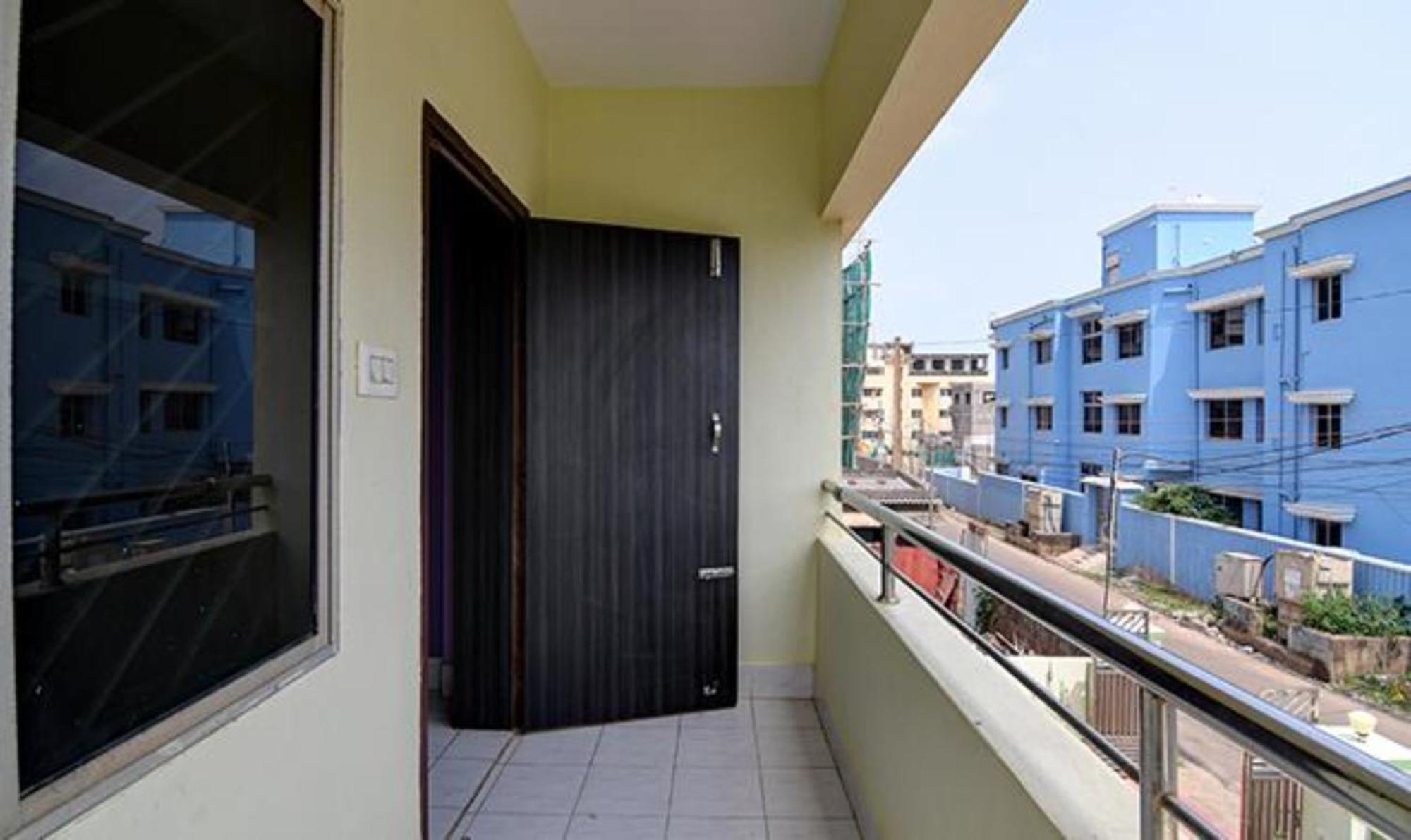 Hotel Luxury Sea View - Bollywood 2 Beach View হোটেল বলিউড 2 বিচ ভিউ পুরী- Fully-air-conditioned-hotel Card Payment Accepted Near-sea-beach-&-temple With-wifi-parking-and Restaurant-availability- All Side Sea View - Book Now 4*