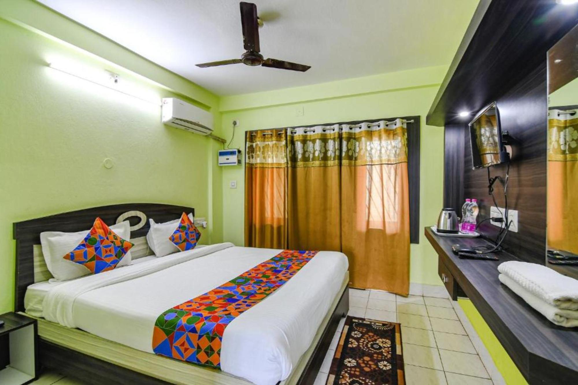 Luxury Sea View - Bollywood 2 Beach View হোটেল বলিউড 2 বিচ ভিউ পুরী- Fully-air-conditioned-hotel Card Payment Accepted Near-sea-beach-&-temple With-wifi-parking-and Restaurant-availability- All Side Sea View - Book Now Puri
