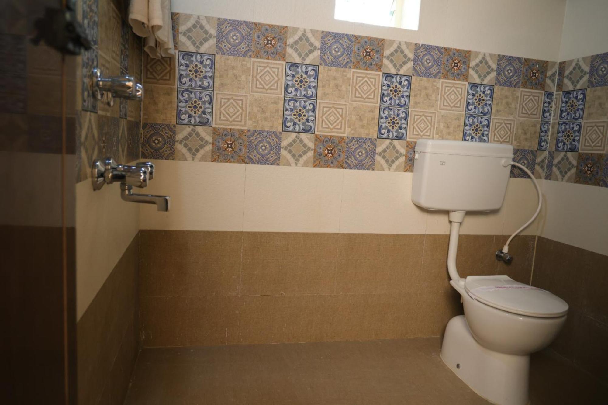 Silicon Residency Near Sea Sight - Spacious With Lift And Parking Facilities Hotel
