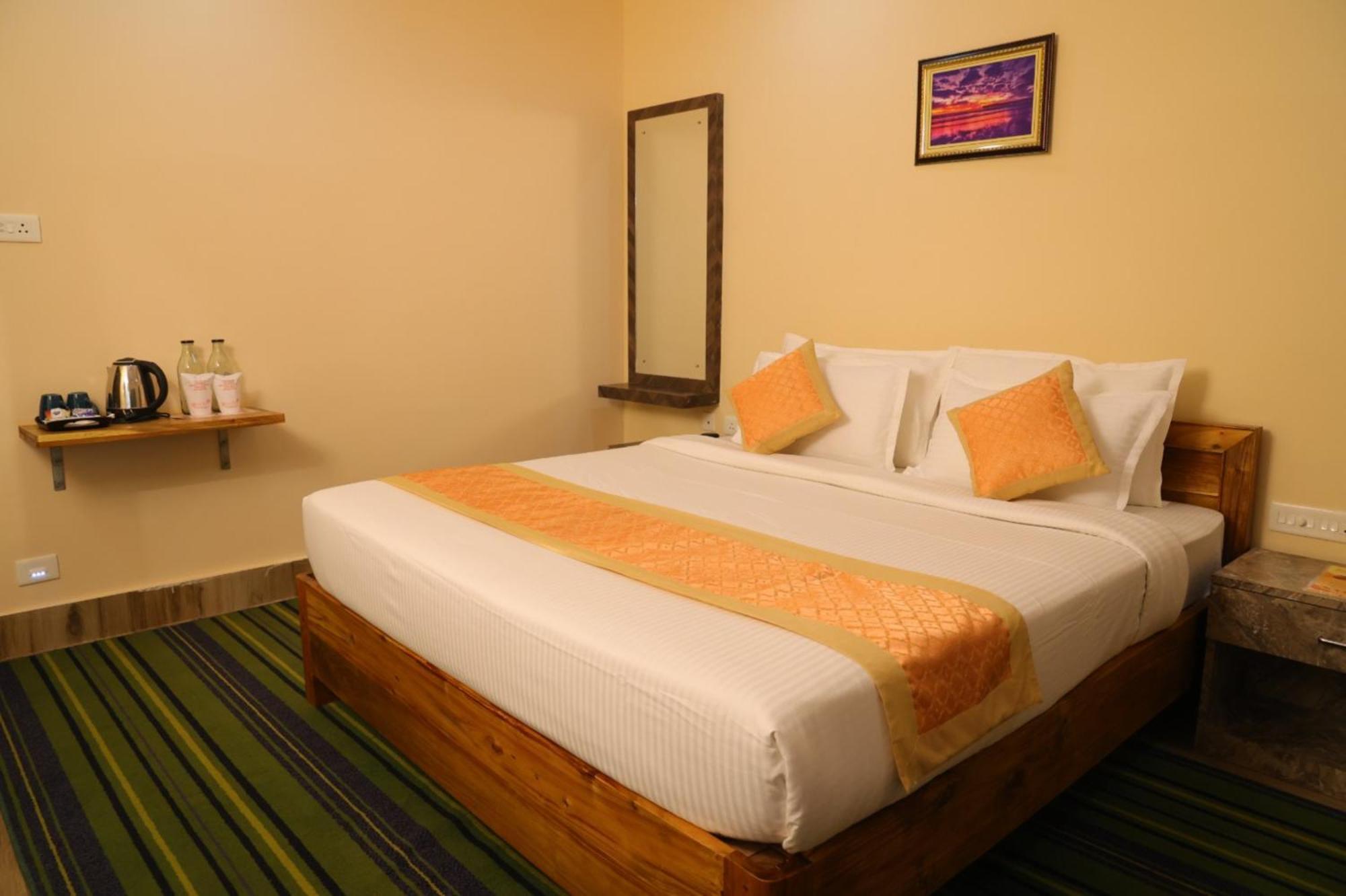 Silicon Residency Near Sea Sight - Spacious With Lift And Parking Facilities Hotel