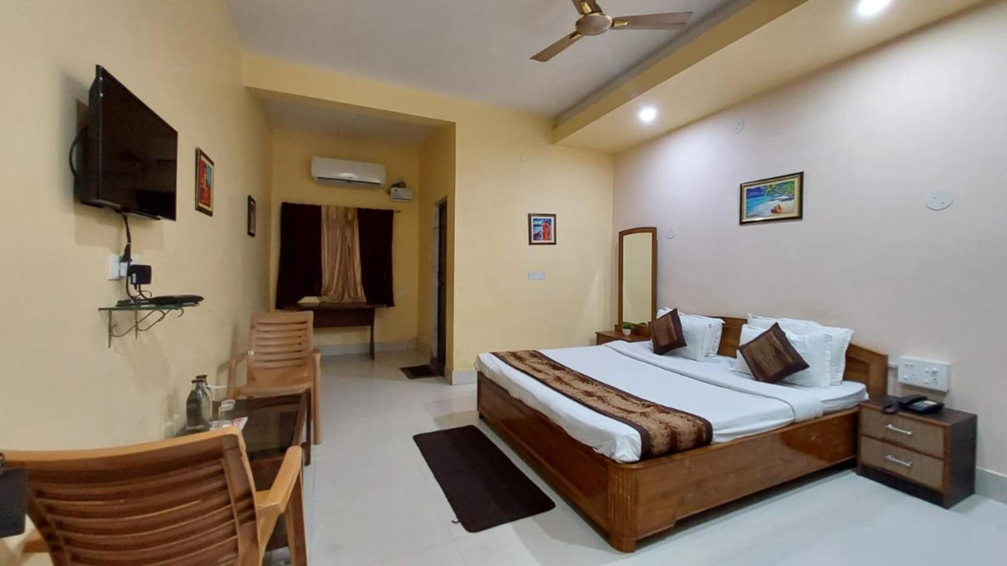 Silicon Residency Near Sea Sight - Spacious With Lift And Parking Facilities Hotel Puri