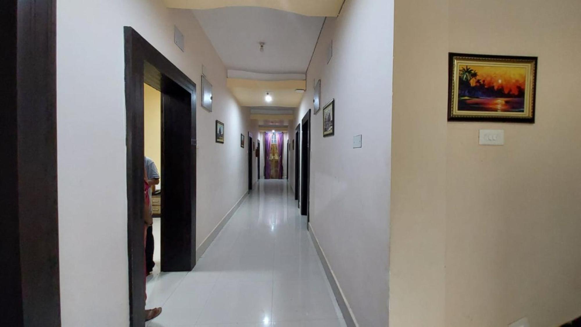 Hotel Silicon Residency Near Sea Sight - Spacious With Lift And Parking Facilities
