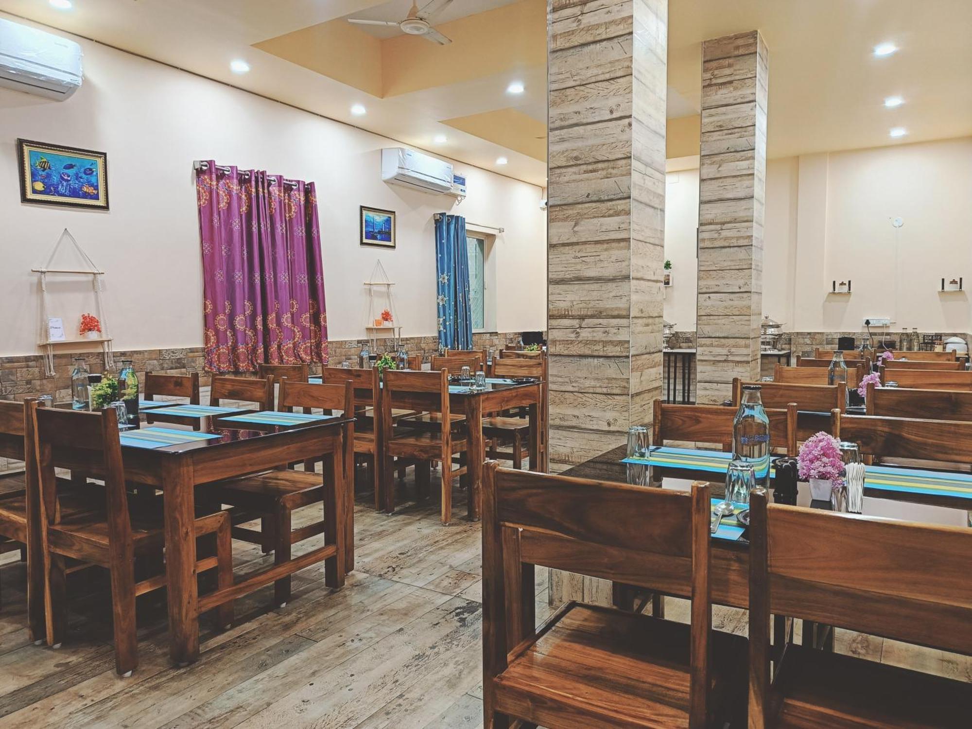 Silicon Residency Near Sea Sight - Spacious With Lift And Parking Facilities