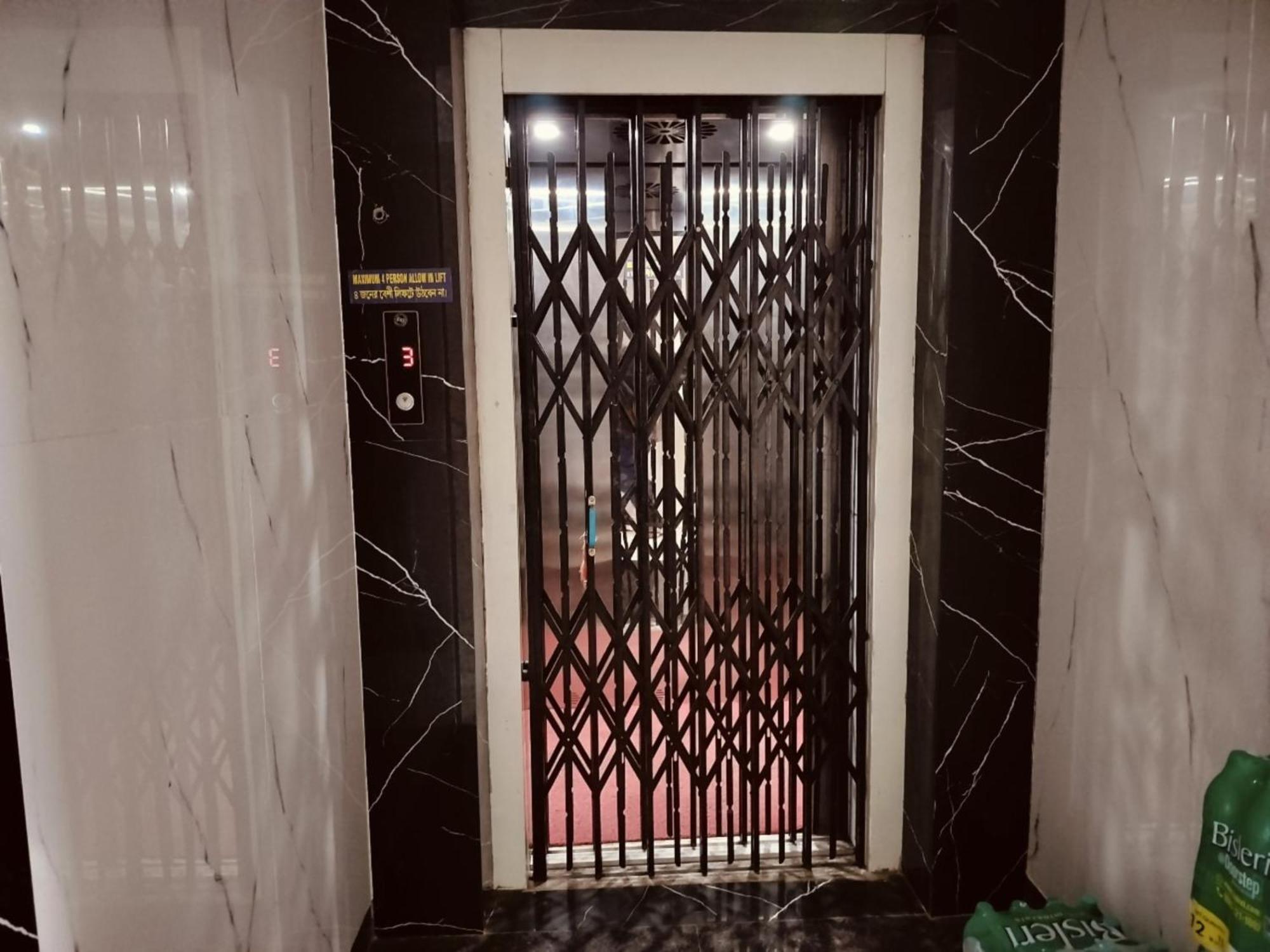 Park View - Lift Facilities- Near Sea Choice Of Travellers By Morservices Puri