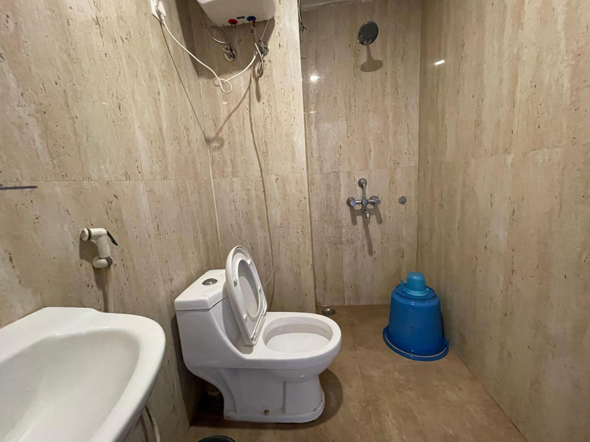 R R Fully-air-conditioned-hotel Card Payment Accepted Near-sea-beach-&-temple With-lift-and Restaurant-availability 3* Puri
