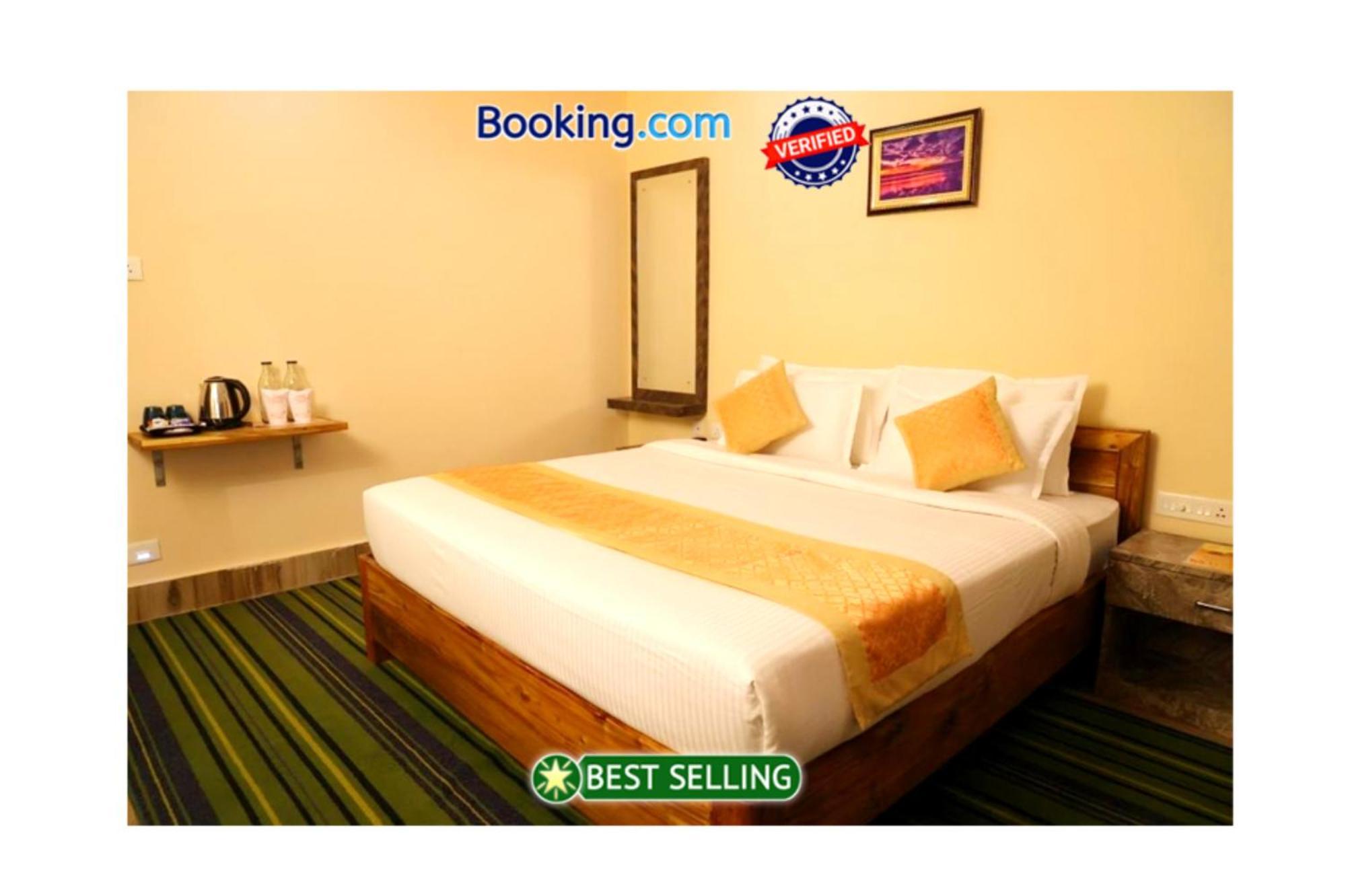 Hotel Silicon Residency Near Sea Sight - Spacious With Lift And Parking Facilities 3*