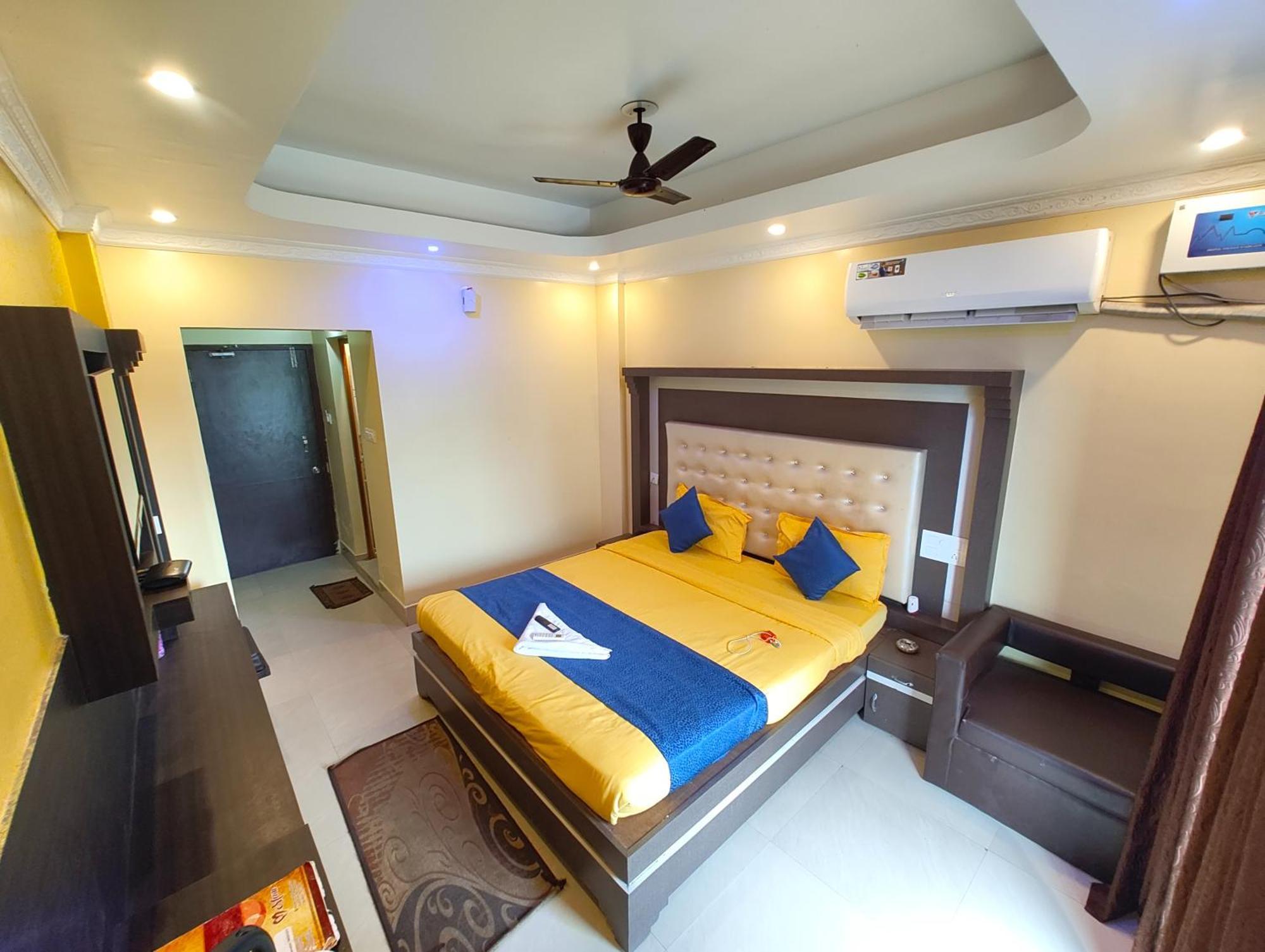 Hotel Luxury Sea View - Bollywood 2 Beach View হোটেল বলিউড 2 বিচ ভিউ পুরী- Fully-air-conditioned-hotel Card Payment Accepted Near-sea-beach-&-temple With-wifi-parking-and Restaurant-availability- All Side Sea View - Book Now