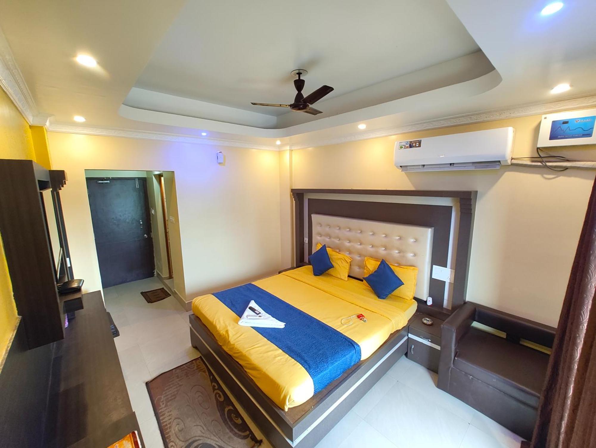 Luxury Sea View - Bollywood 2 Beach View হোটেল বলিউড 2 বিচ ভিউ পুরী- Fully-air-conditioned-hotel Card Payment Accepted Near-sea-beach-&-temple With-wifi-parking-and Restaurant-availability- All Side Sea View - Book Now 4* Puri
