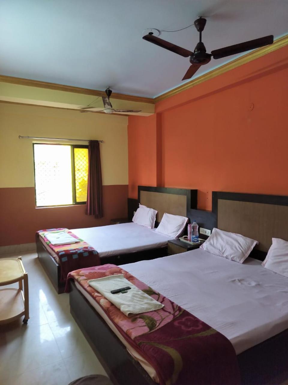Mor Samrat Palace-পুরী সমুদ্র সৈকত এবং মন্দিরের কাছে হোটেল সম্রাট প্যালেস পারিবারিক হোটেল- Near Sea Beach And Temple Best Selling & Best Choice Of Travellers Hotel Puri