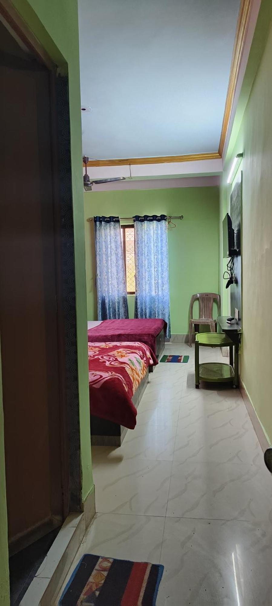 Hotel Mor Samrat Palace-পুরী সমুদ্র সৈকত এবং মন্দিরের কাছে হোটেল সম্রাট প্যালেস পারিবারিক হোটেল- Near Sea Beach And Temple Best Selling & Best Choice Of Travellers 3*