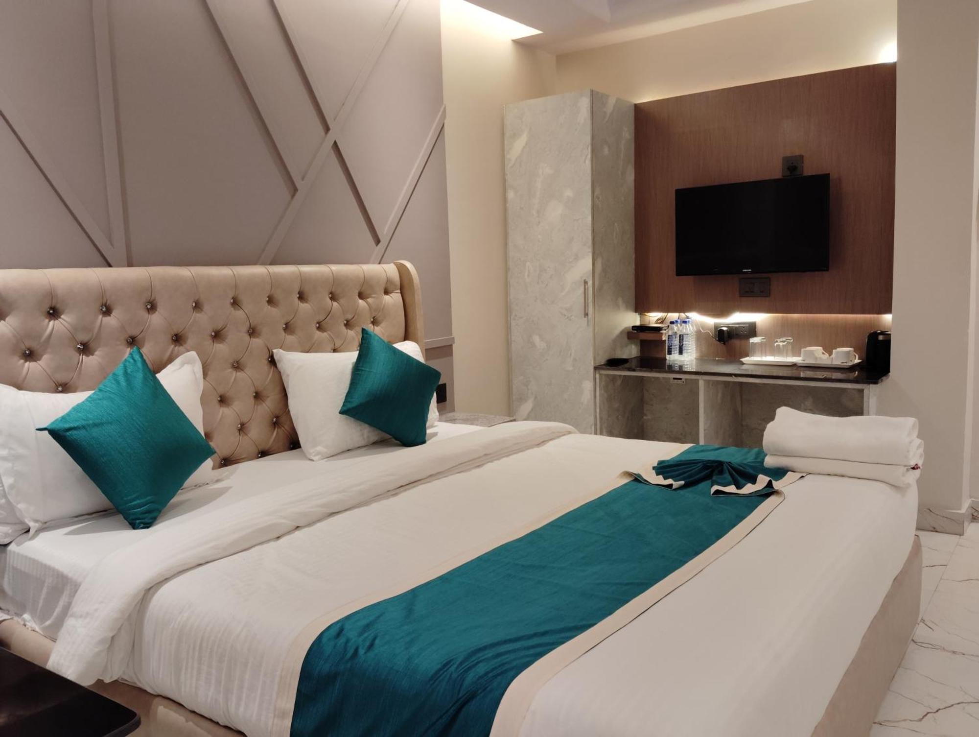 Sea View Hotel Dreamland Near Jagannath Temple - Lift-Wifi-Parking And Restaurant Facilities - All Room Sea Facing With Attached Balcony - Top Rated Luxuary Hotel In Puri