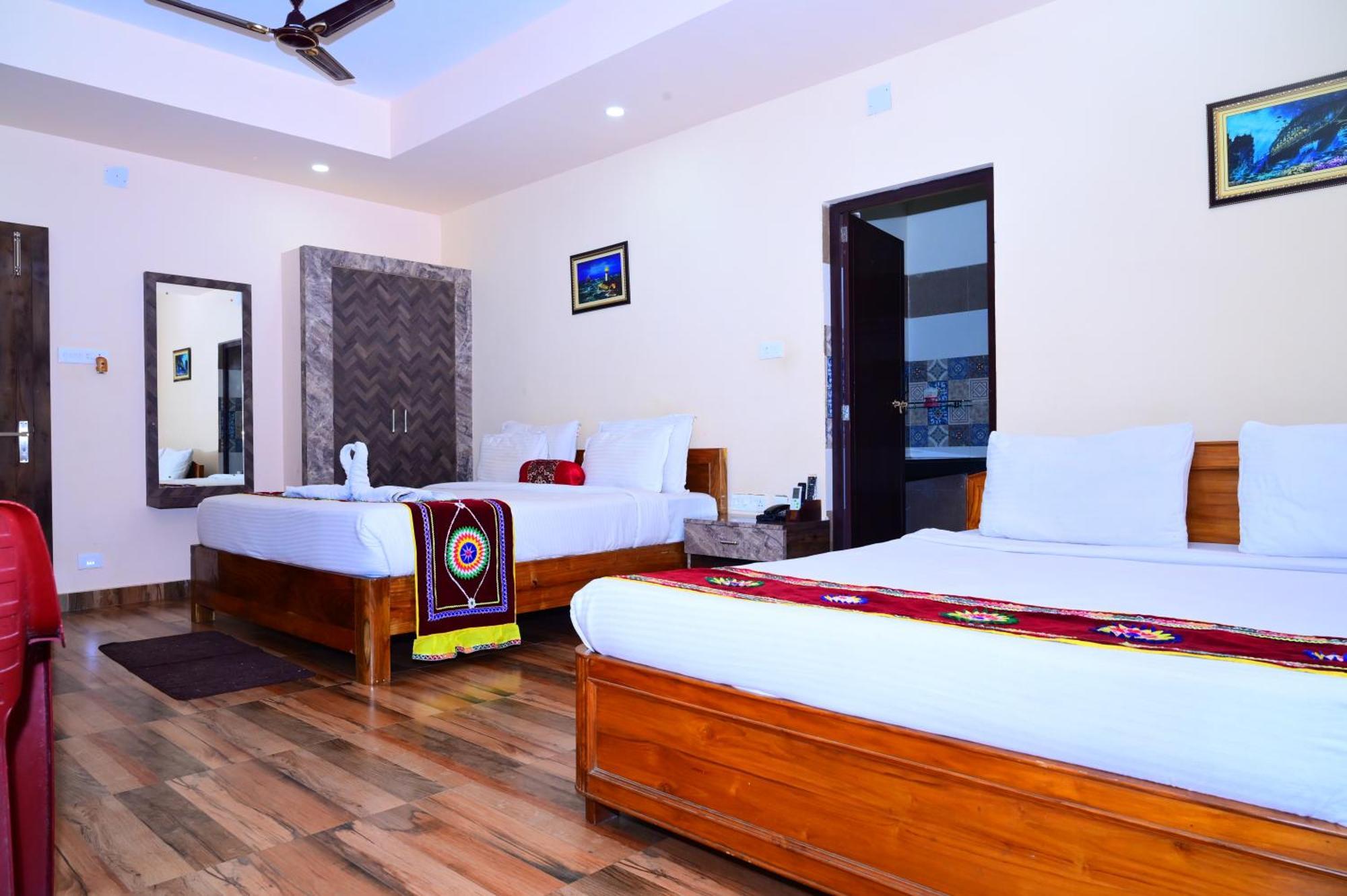 Silicon Residency Near Sea Sight - Spacious With Lift And Parking Facilities Hotel