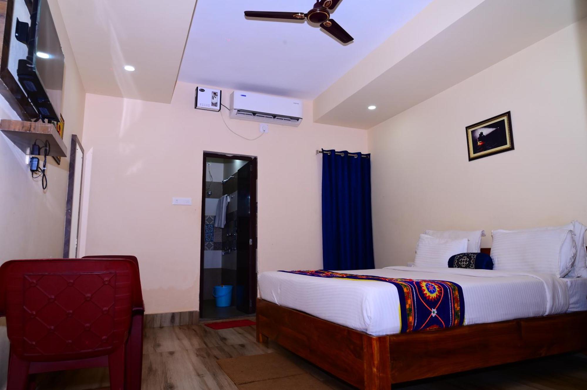 Hotel Silicon Residency Near Sea Sight - Spacious With Lift And Parking Facilities 3*
