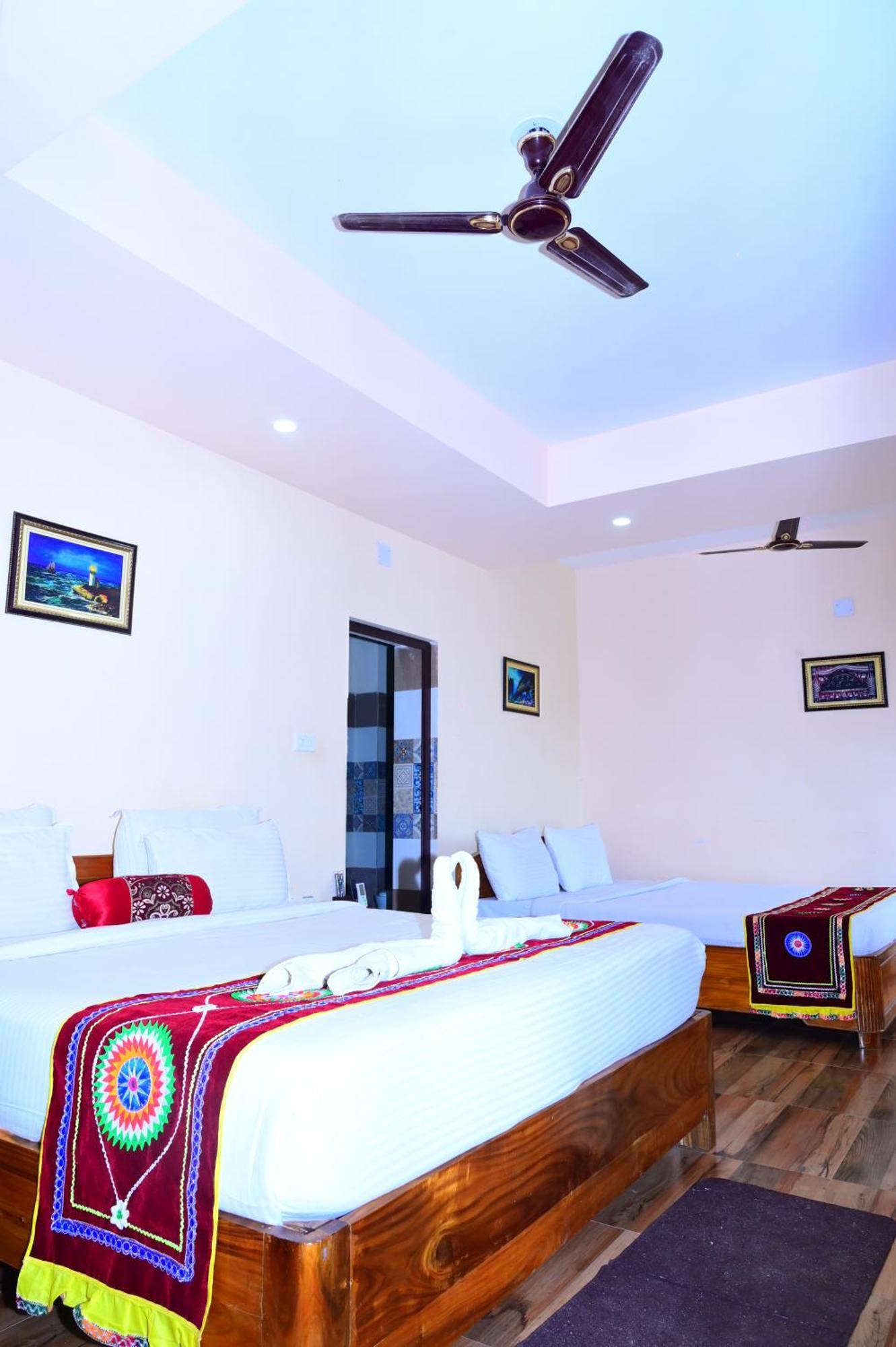 Silicon Residency Near Sea Sight - Spacious With Lift And Parking Facilities 3*
