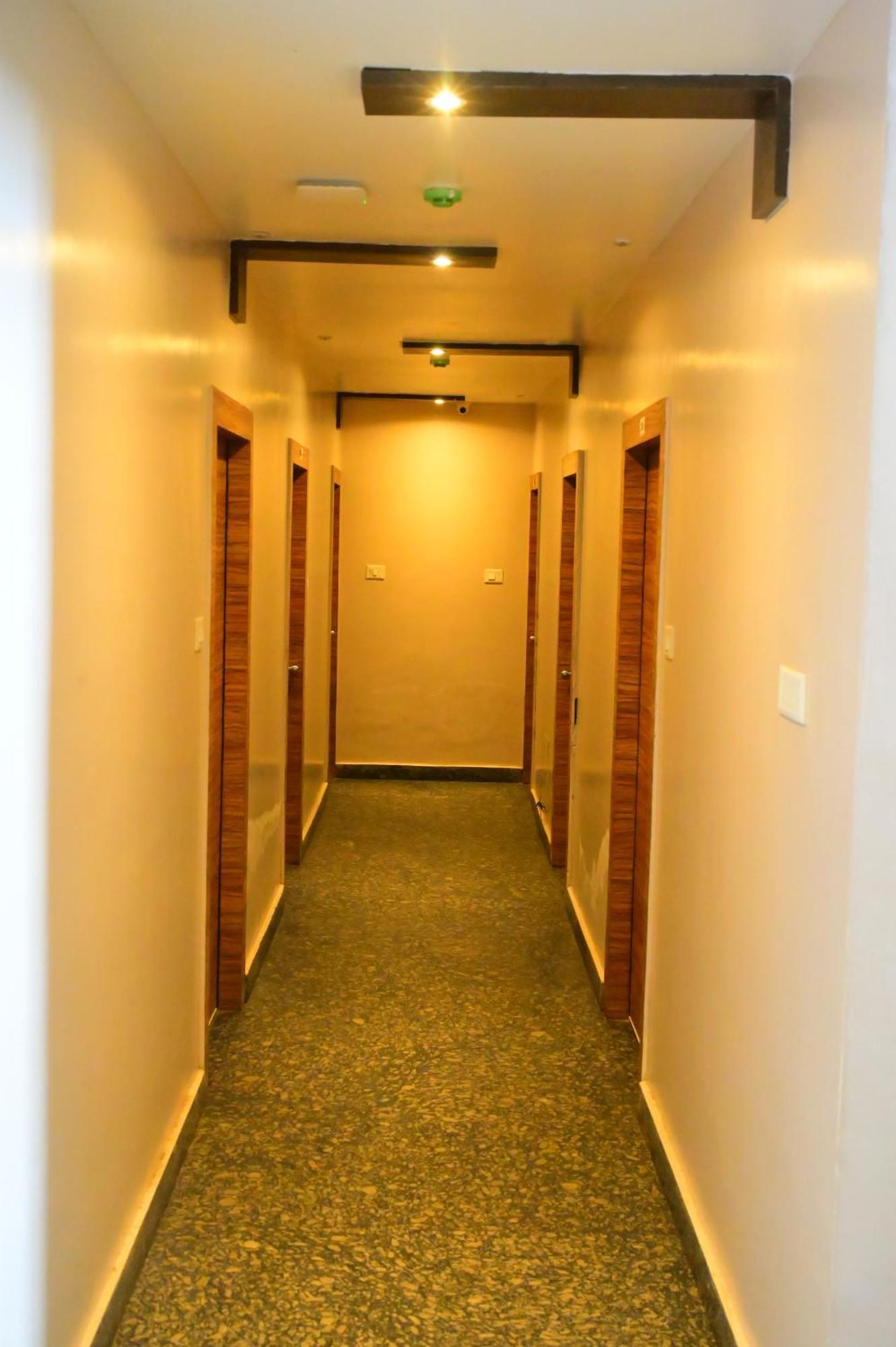 Mor Town -lift- Wifi With Restaurant Facilities- Near Temple & Golden Beach Best Selling & Best Choice Of Travellers 3*