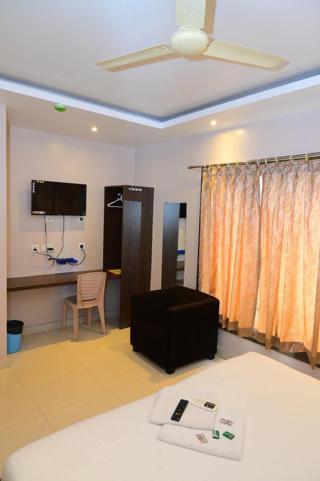 Hotel Mor Town -lift- Wifi With Restaurant Facilities- Near Temple & Golden Beach Best Selling & Best Choice Of Travellers Puri
