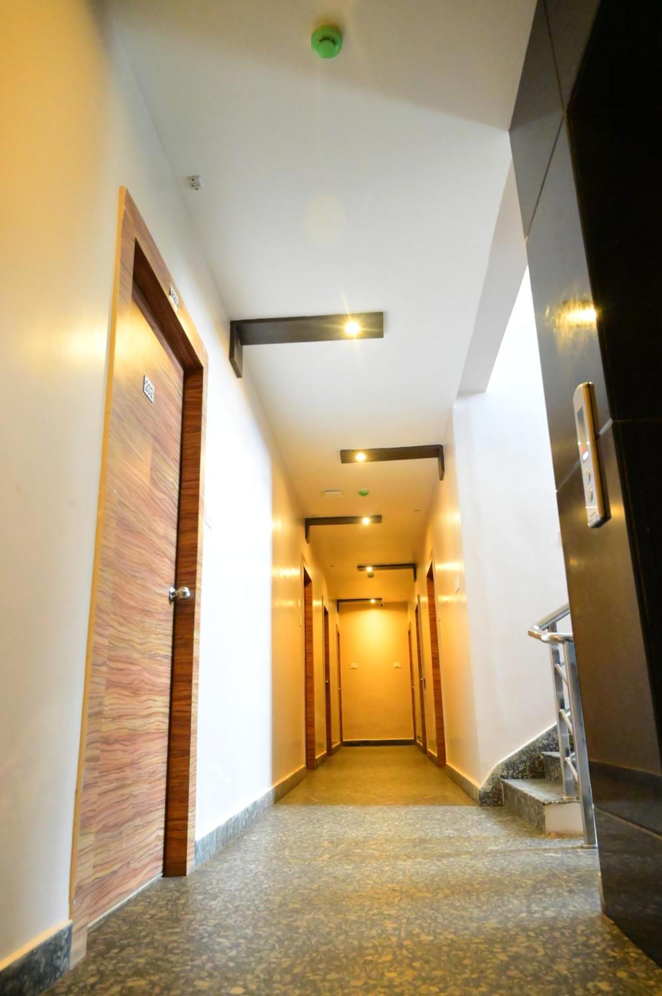 Mor Town -lift- Wifi With Restaurant Facilities- Near Temple & Golden Beach Best Selling & Best Choice Of Travellers Hotel 3*