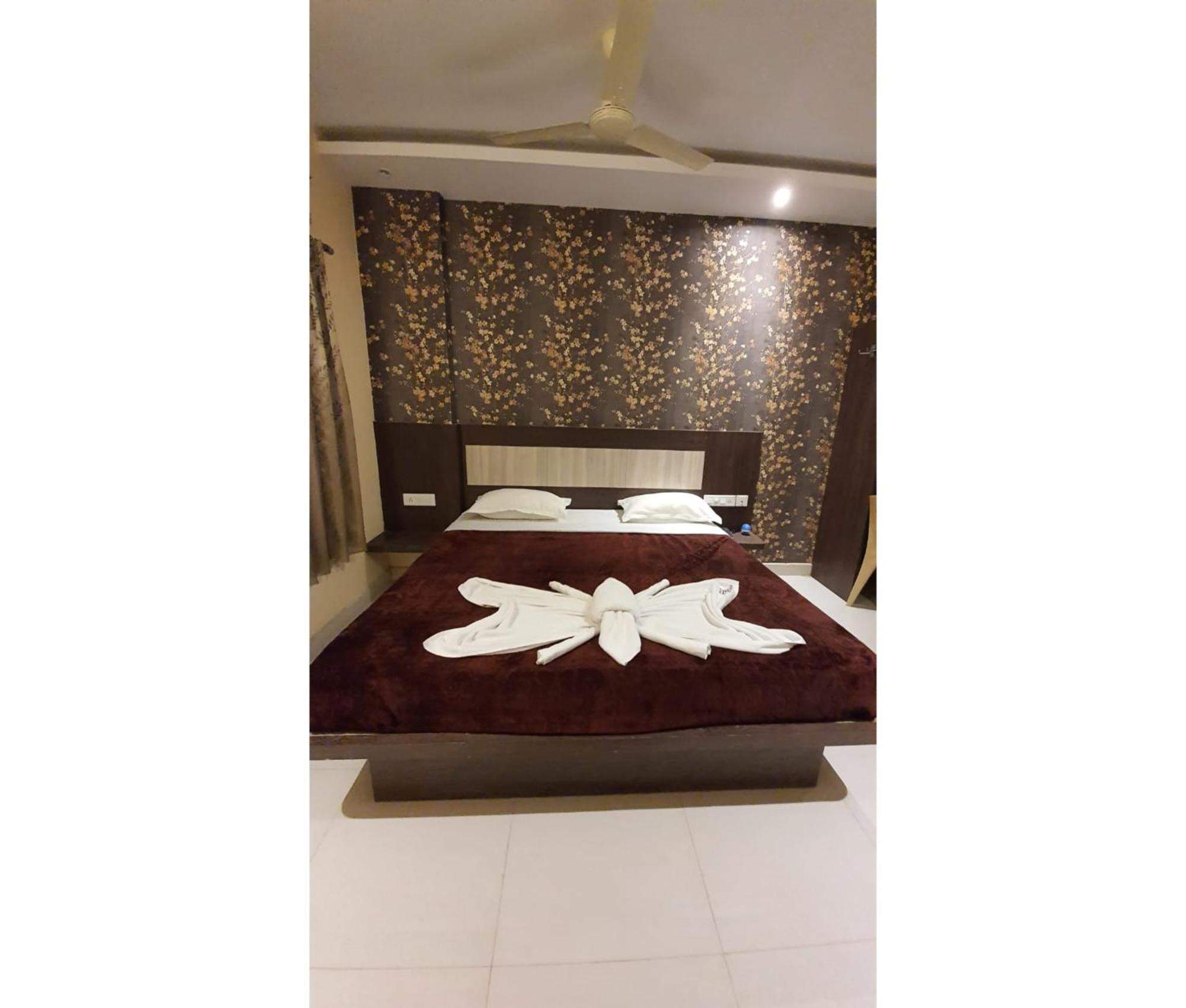 Mor Town -lift- Wifi With Restaurant Facilities- Near Temple & Golden Beach Best Selling & Best Choice Of Travellers 3* Puri