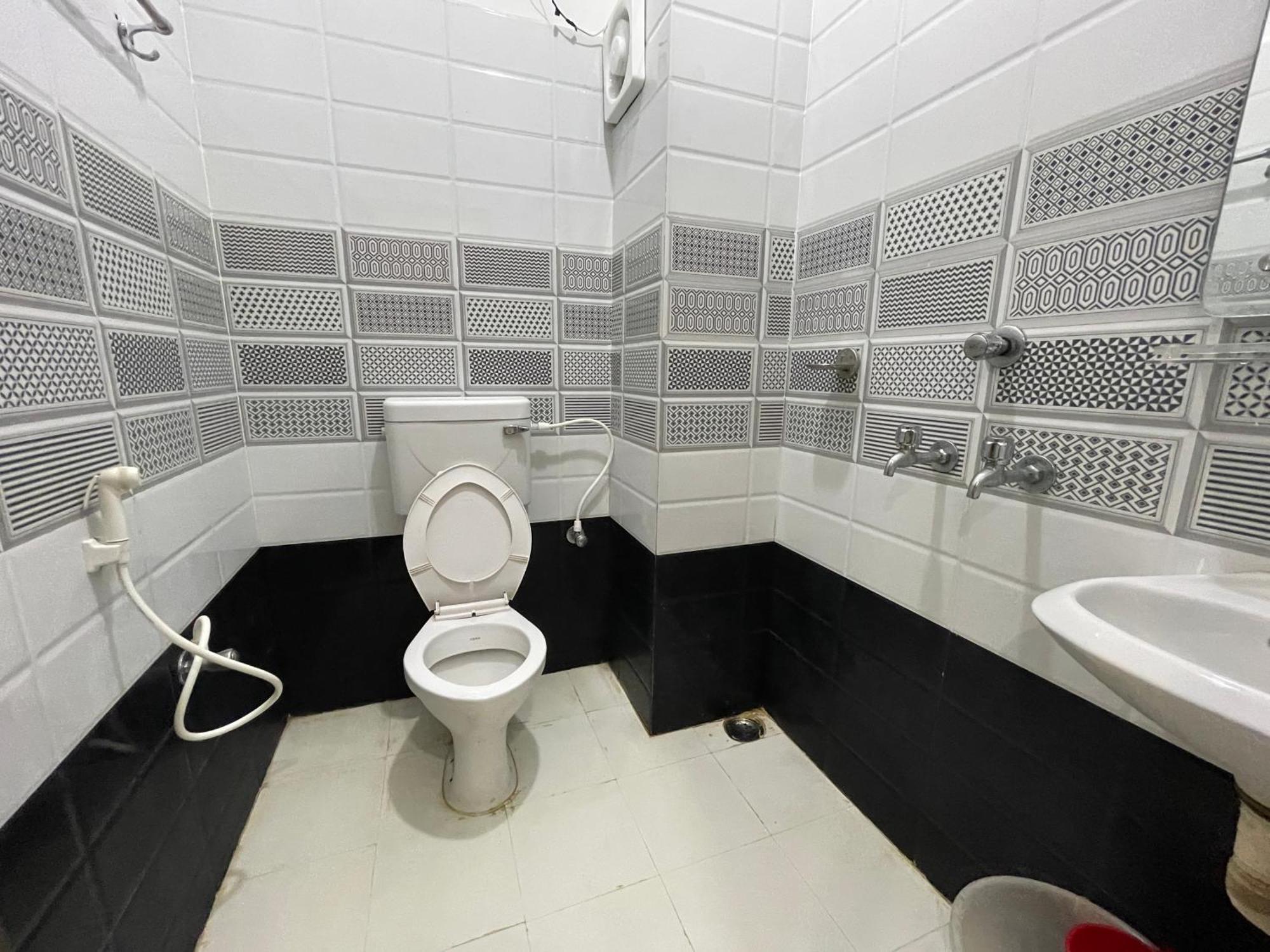Seven By Seven Group Hotel Puri