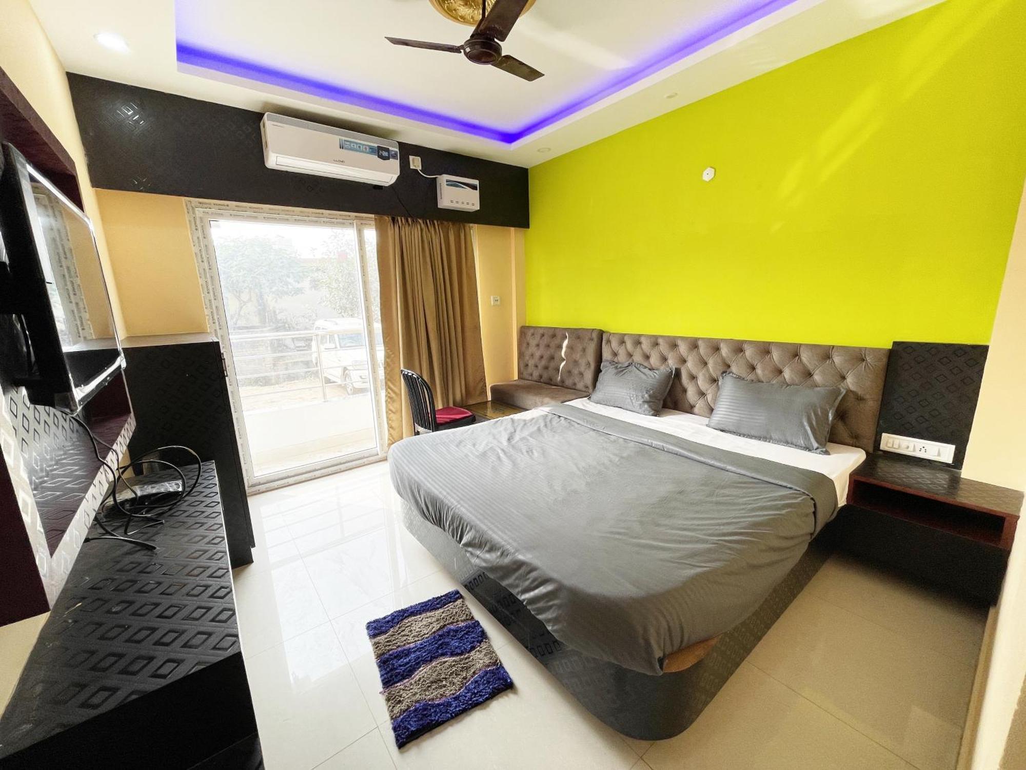 Hotel Seven By Seven Group 3*
