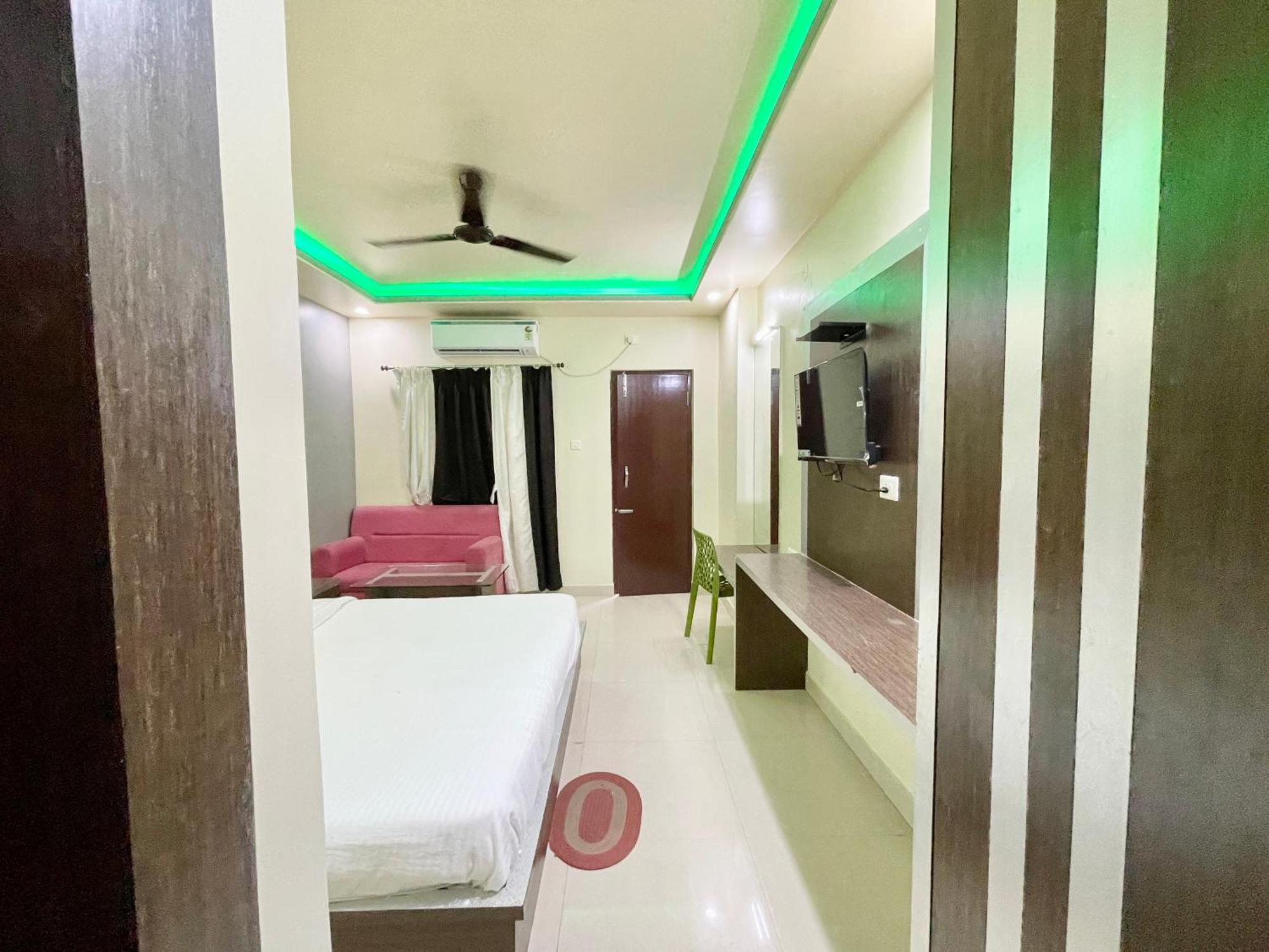 Hotel Close Puri