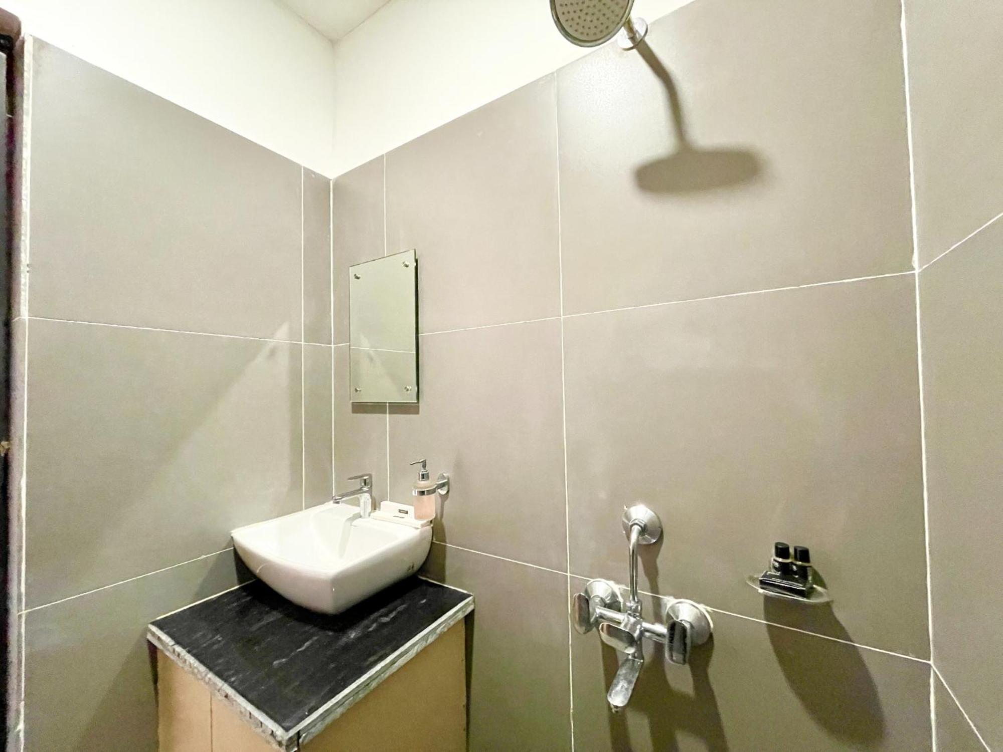 Hotel New Br Near Sea