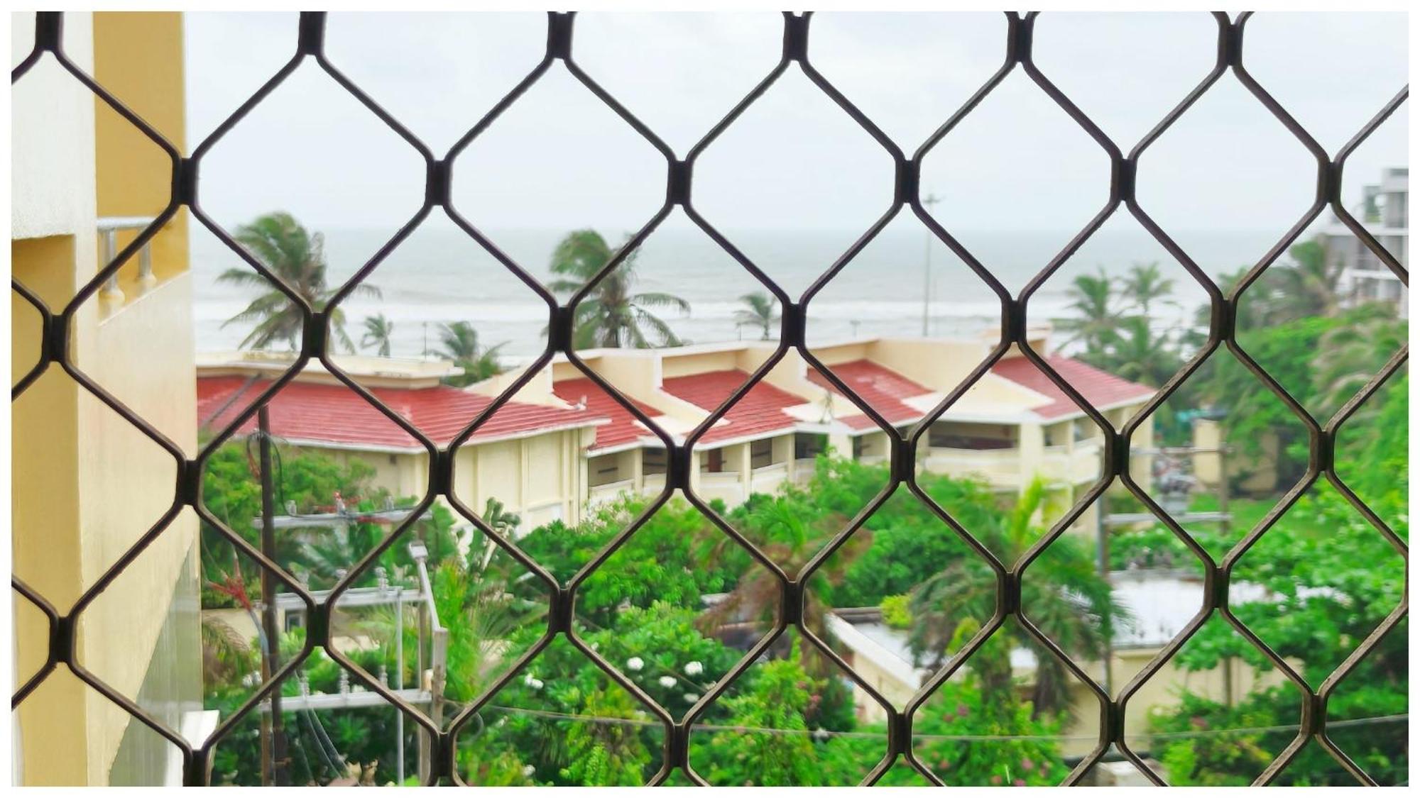 Sea Beach U-k Near Sea Beach And Temple Puri