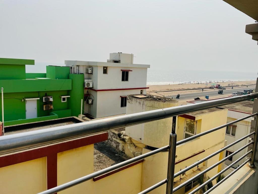 Lovely Palace ! * Puri