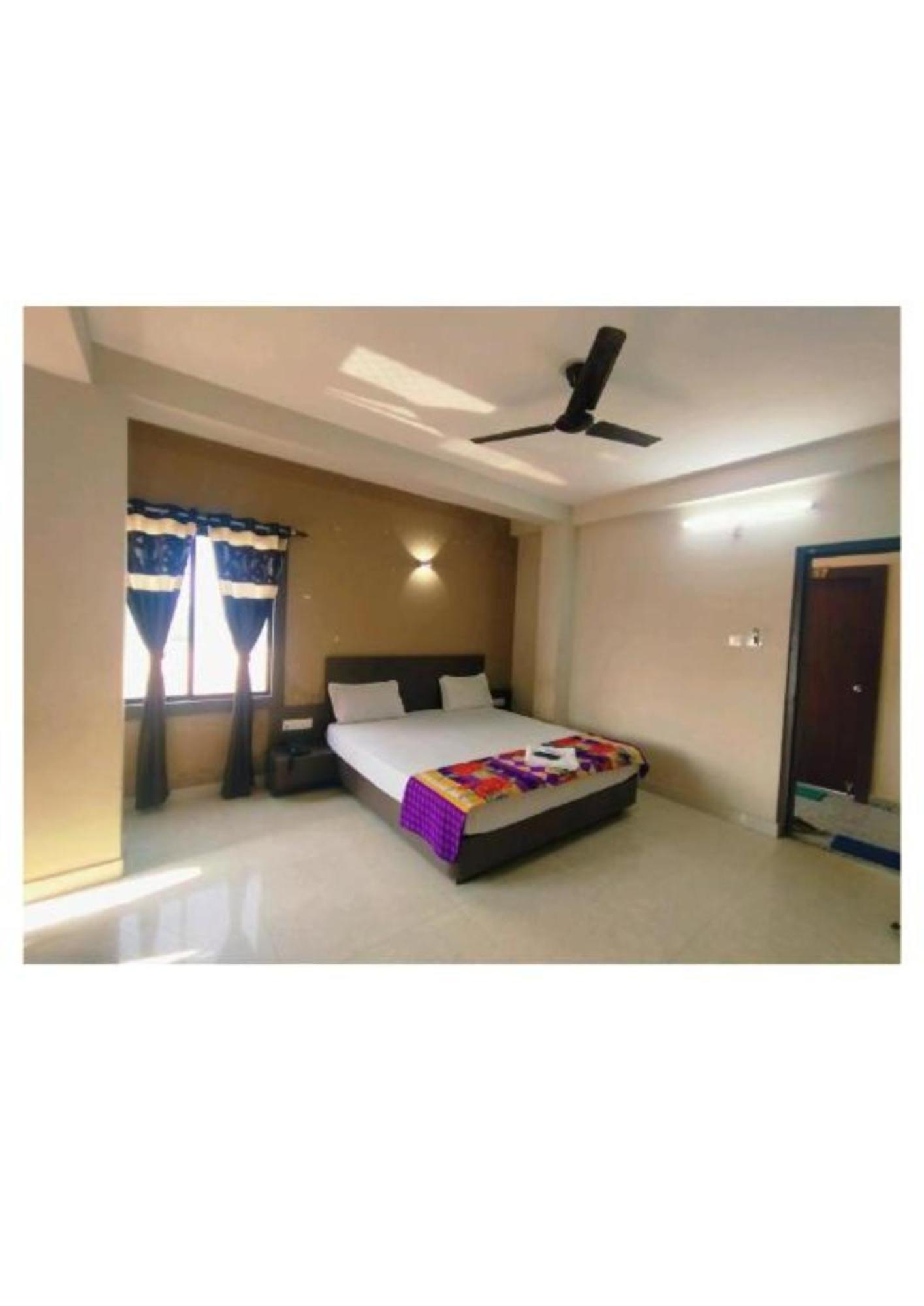 Uk Palace Near Sea Sea View - Luxury & Spacious - Near Temple With Prime Location Wifi- Lift And Parking Facilities - Book Now Puri