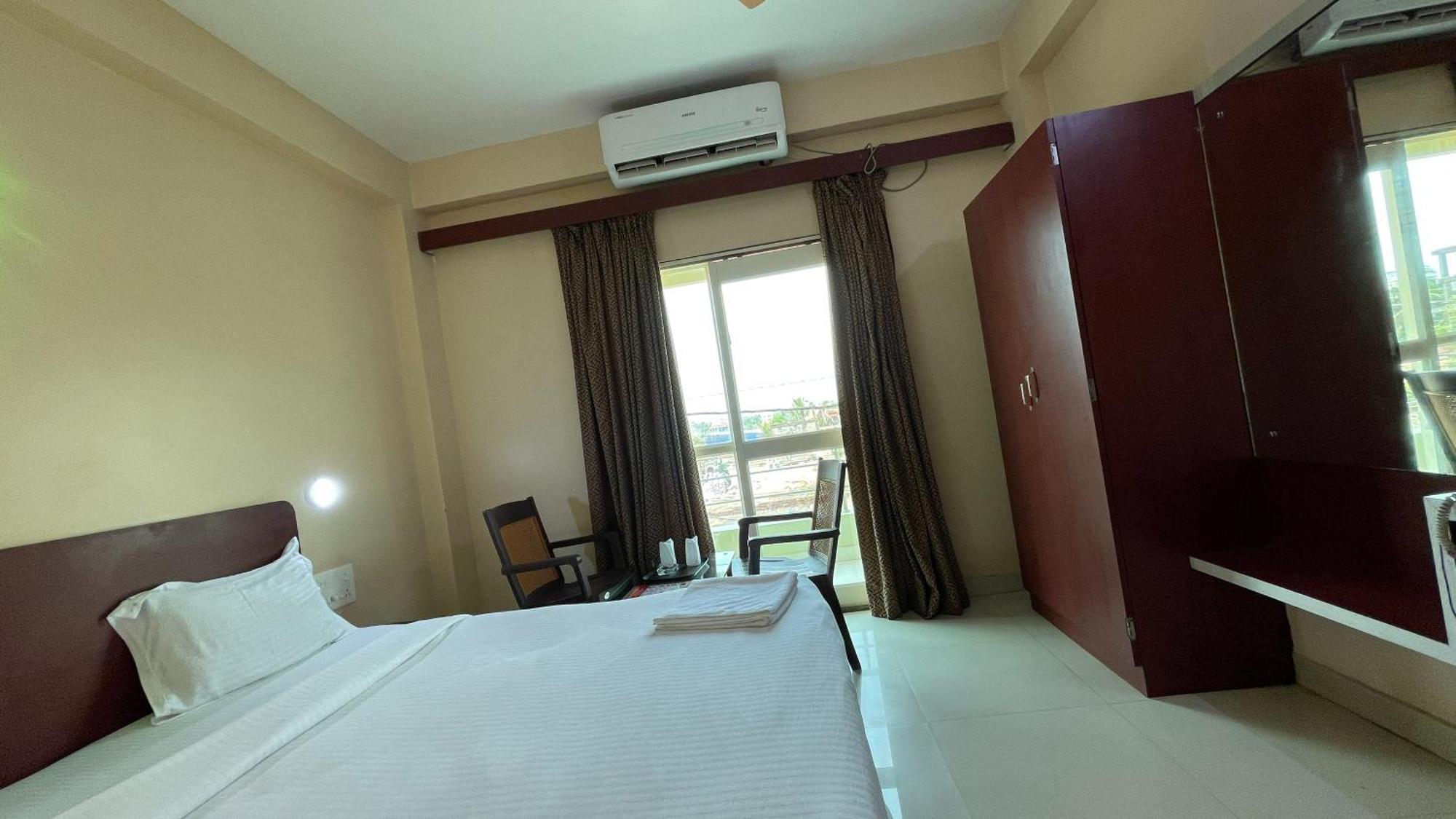 A-p Near-golden-sea-beach-and Temple-with-lift-wifi-restaurant-breakfast Included Hotel Puri