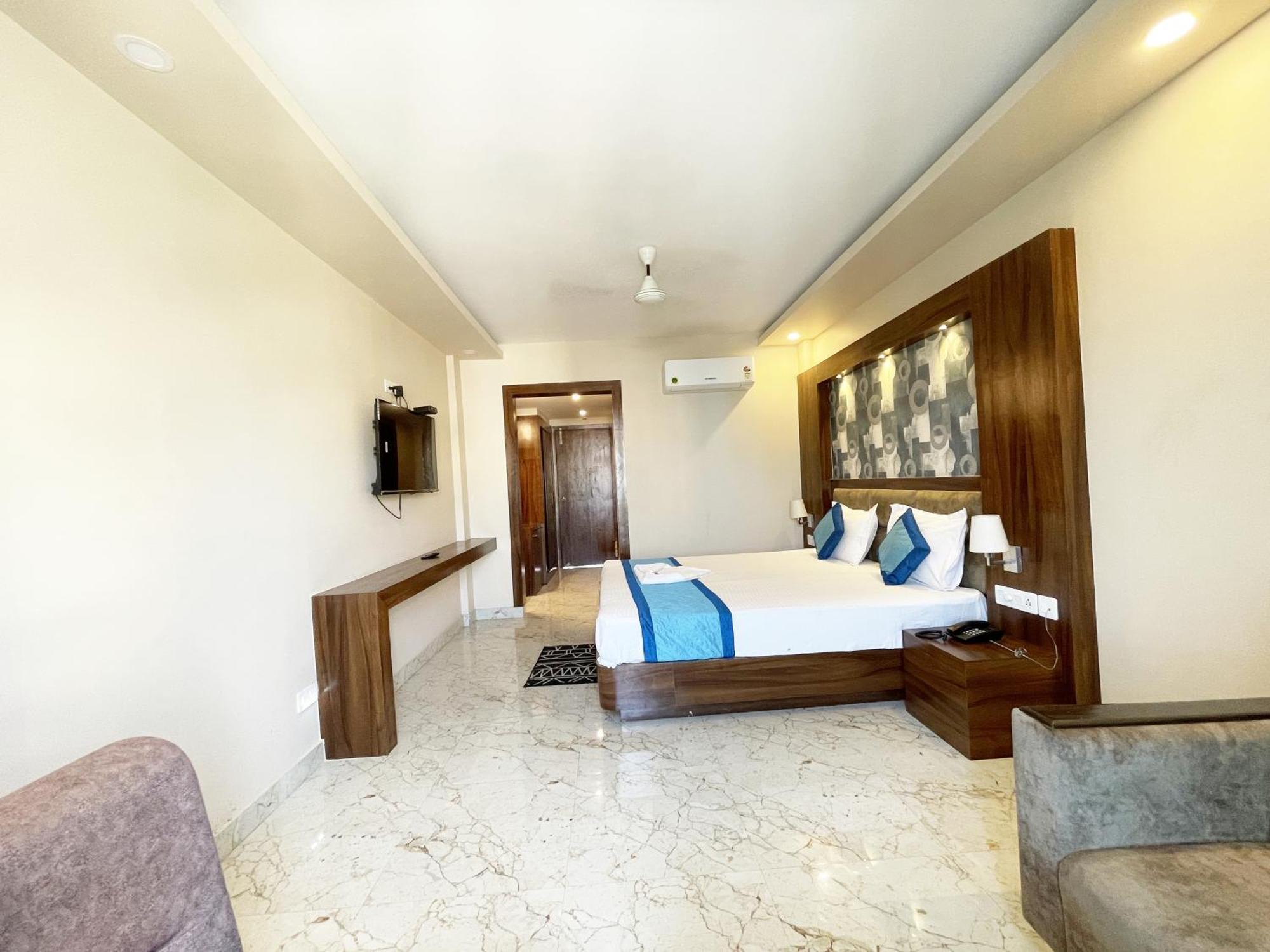 Golden New-ambika -palace,puri * Puri