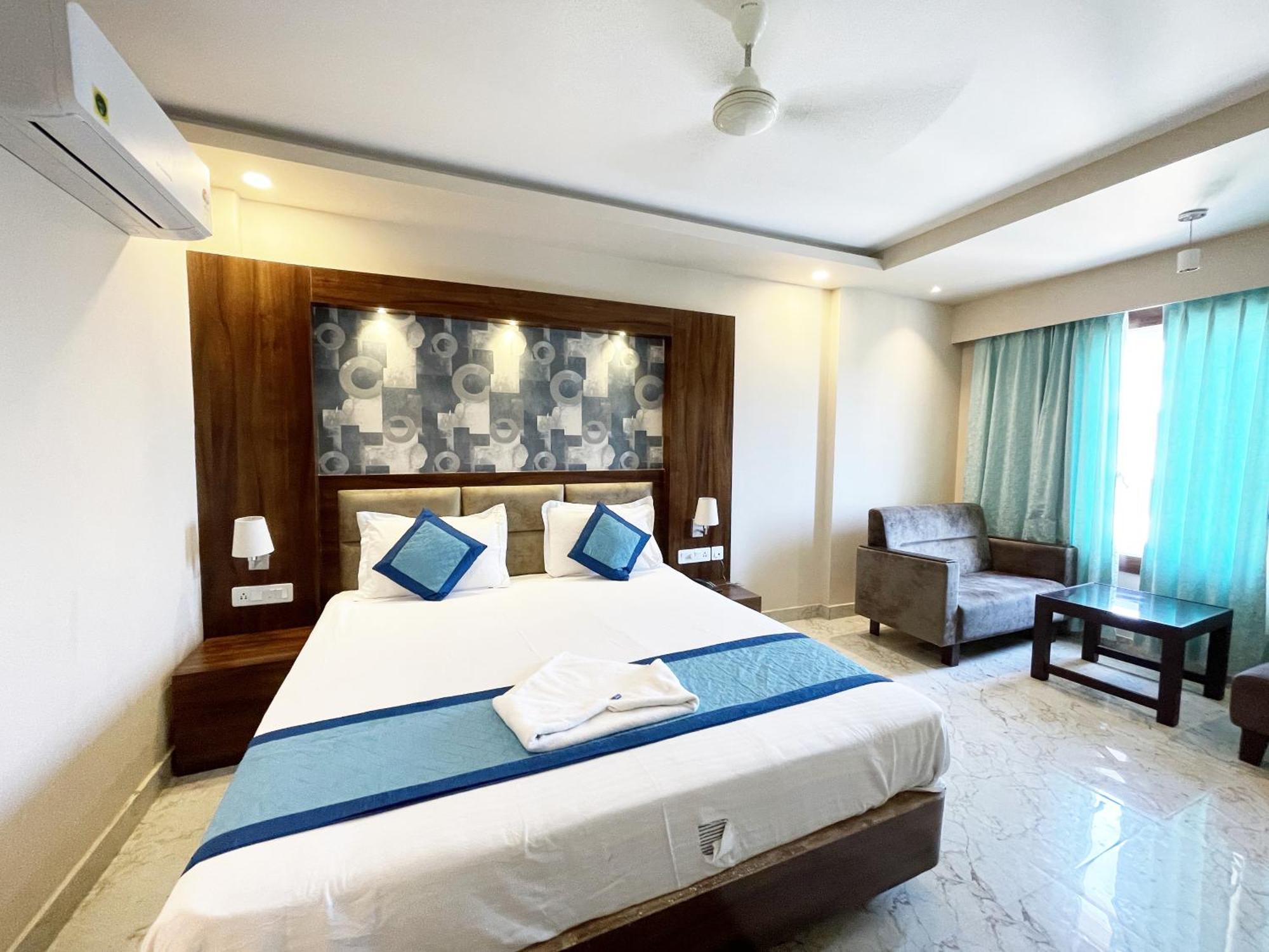 Golden New-ambika -palace,puri * Puri
