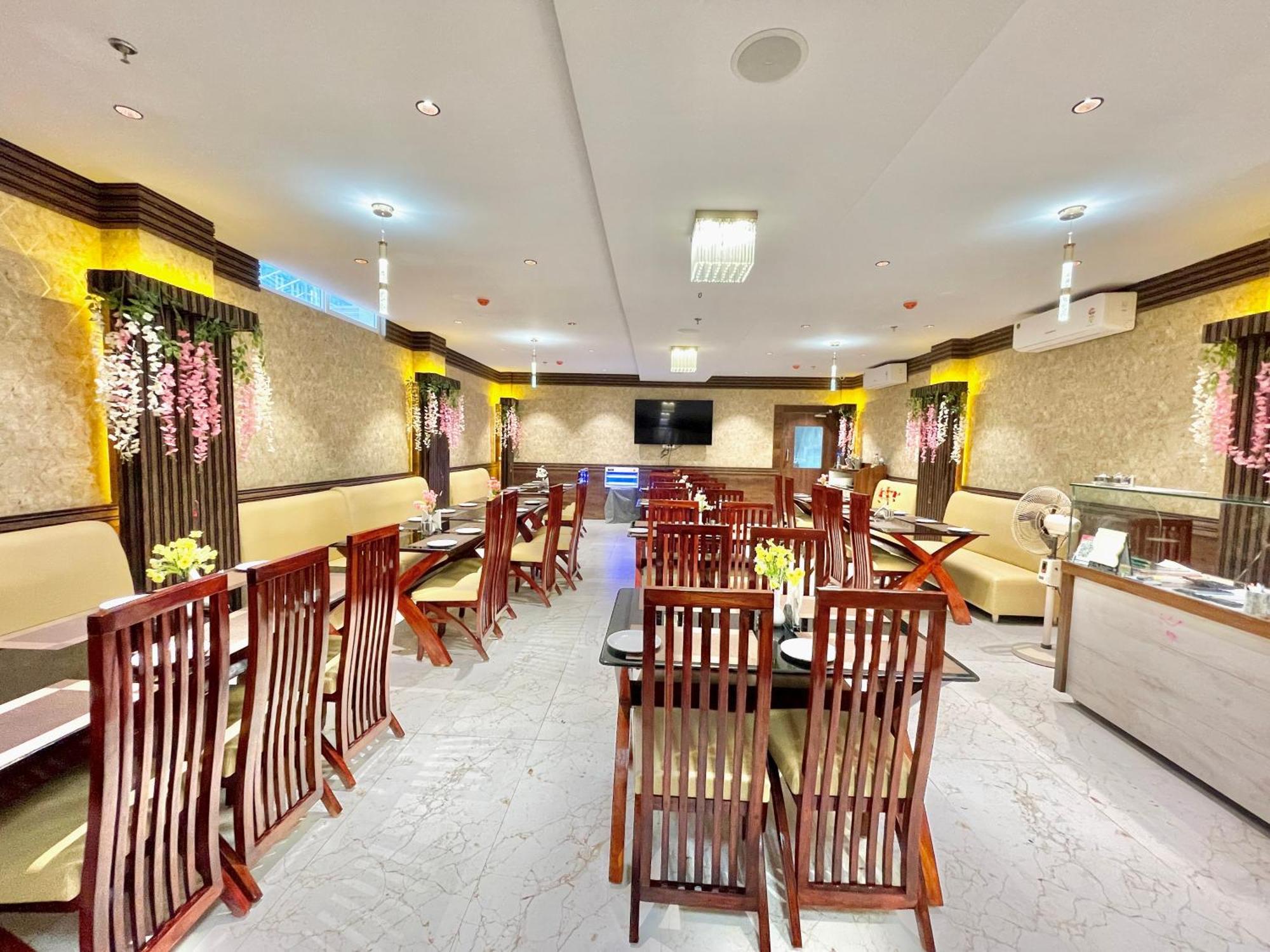 Golden New-ambika -palace,puri * Puri