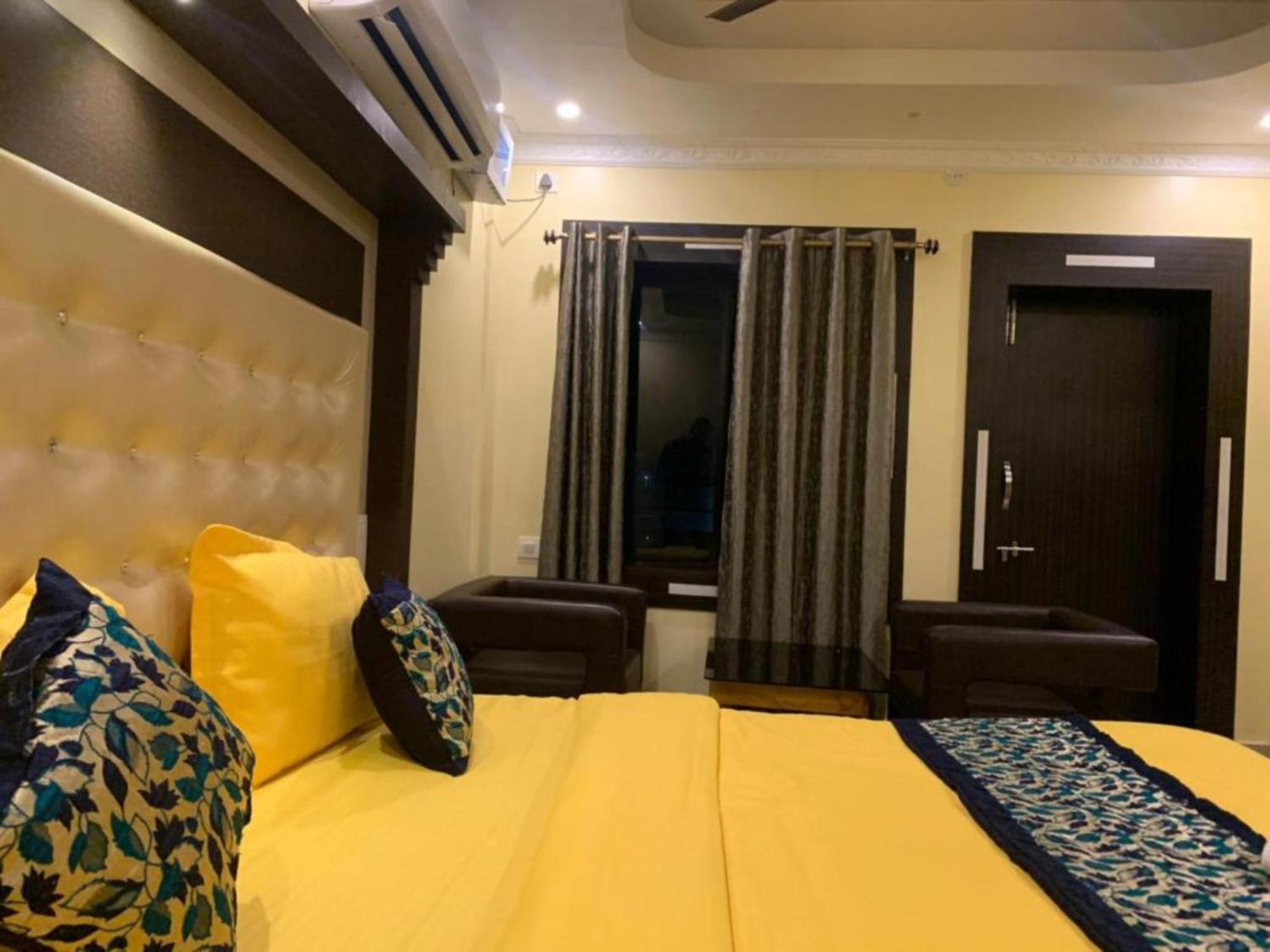 Asish -all Park View -near-and-near Temple Fully-air-condition-with-all-luxury-&-spacious-room-attached-balcony - Prime-location-wifi-restaurant-and-parking-facilities Puri