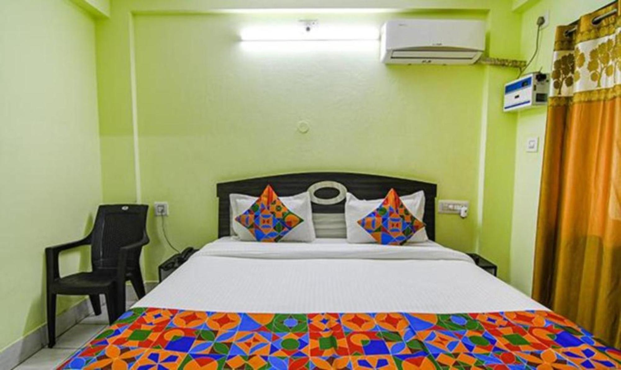 Asish -all Park View -near-and-near Temple Fully-air-condition-with-all-luxury-&-spacious-room-attached-balcony - Prime-location-wifi-restaurant-and-parking-facilities Hotel Puri