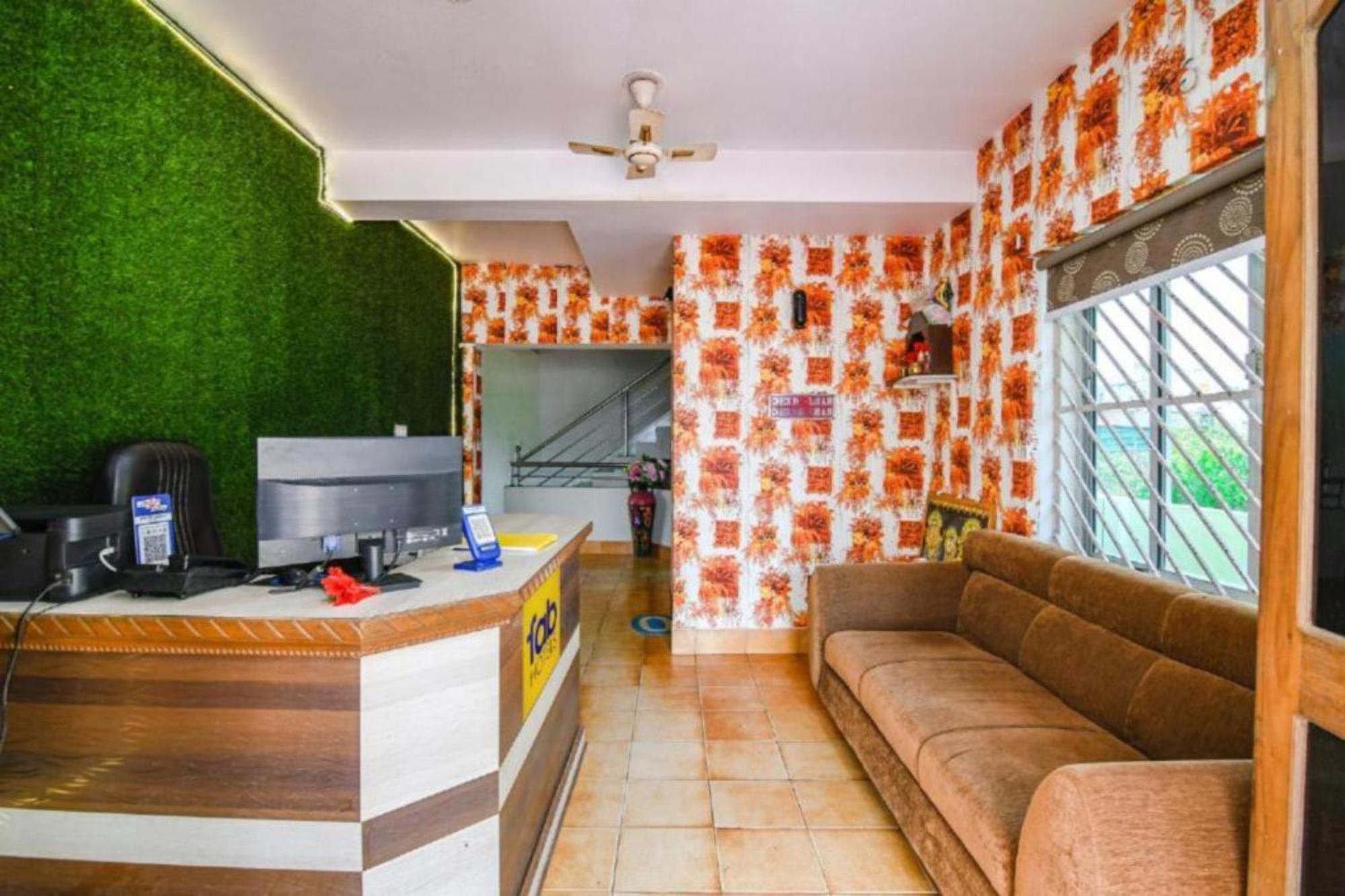 Hotel Asish -all Park View -near-and-near Temple Fully-air-condition-with-all-luxury-&-spacious-room-attached-balcony - Prime-location-wifi-restaurant-and-parking-facilities Puri