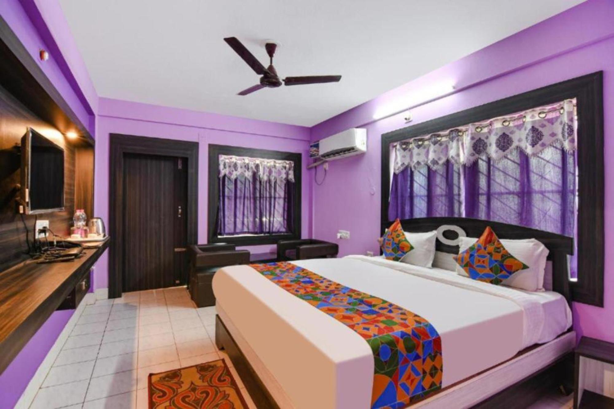 Asish -all Park View -near-and-near Temple Fully-air-condition-with-all-luxury-&-spacious-room-attached-balcony - Prime-location-wifi-restaurant-and-parking-facilities Puri