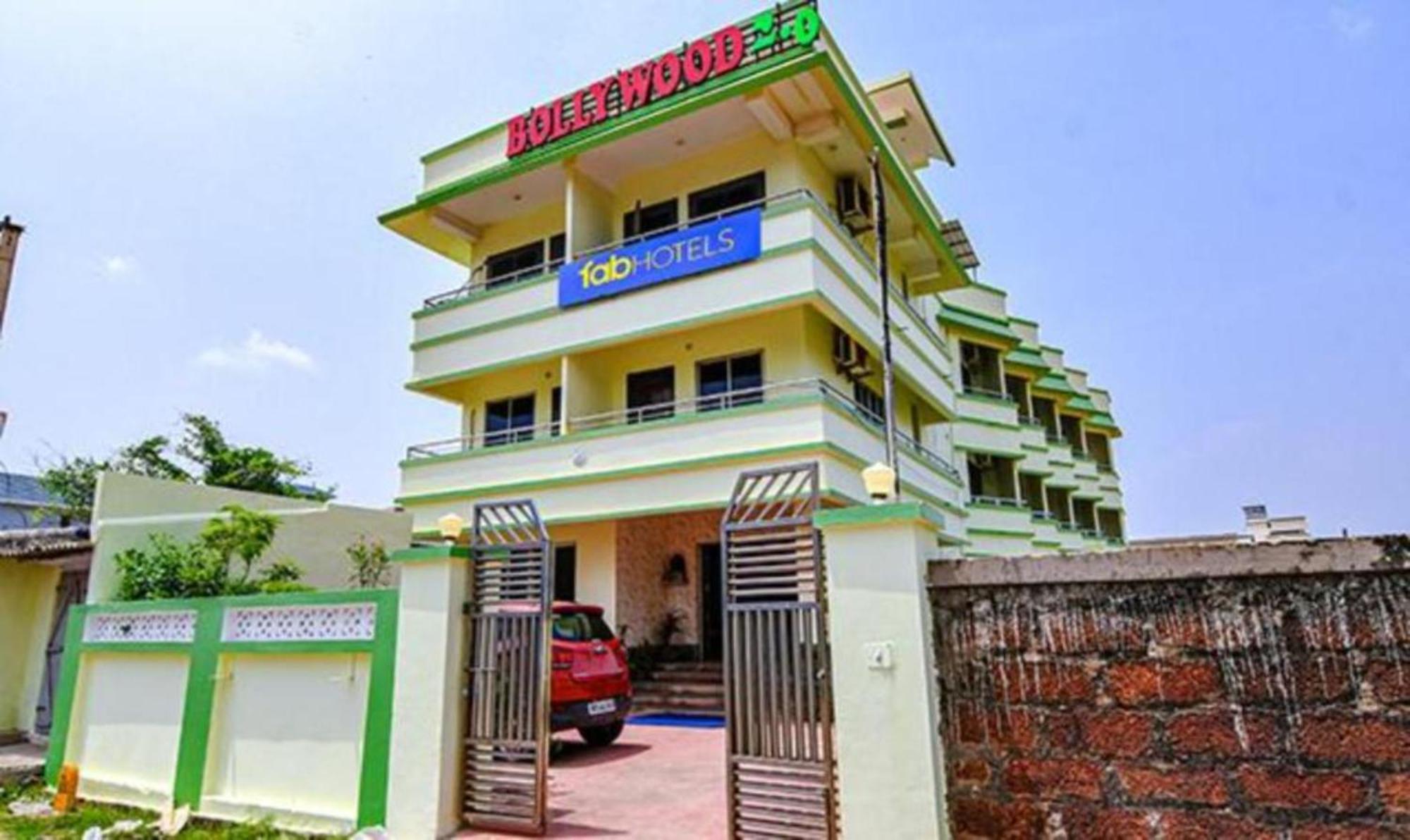 Asish -all Park View -near-and-near Temple Fully-air-condition-with-all-luxury-&-spacious-room-attached-balcony - Prime-location-wifi-restaurant-and-parking-facilities Hotel Puri