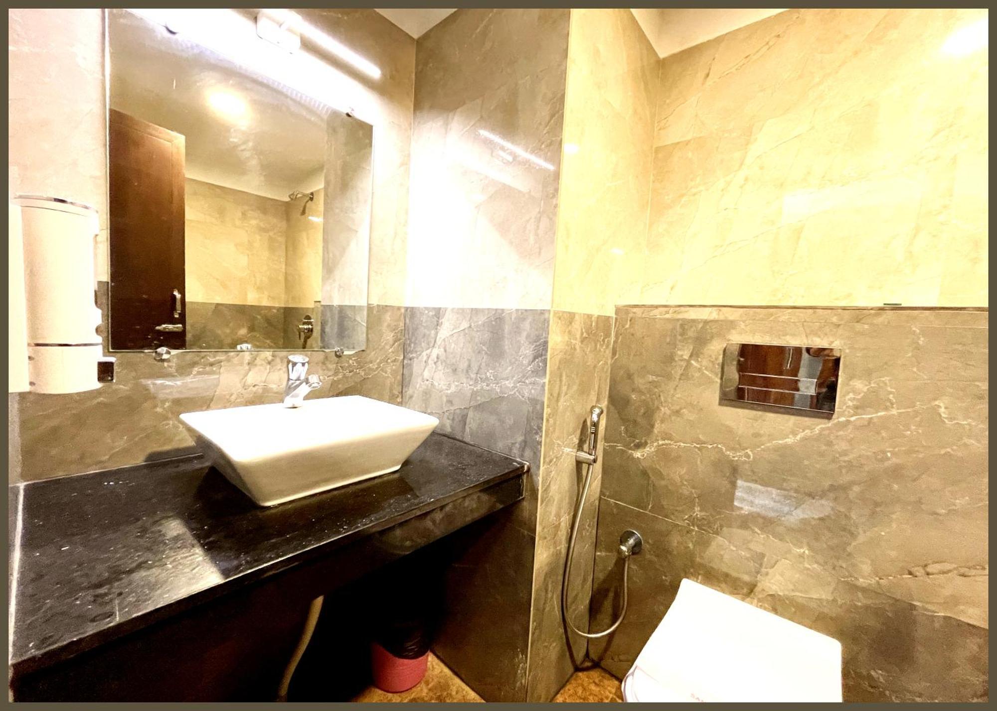 Hotel A-p Near-golden-sea-beach-and Temple-with-lift-wifi-restaurant-breakfast Included 3*