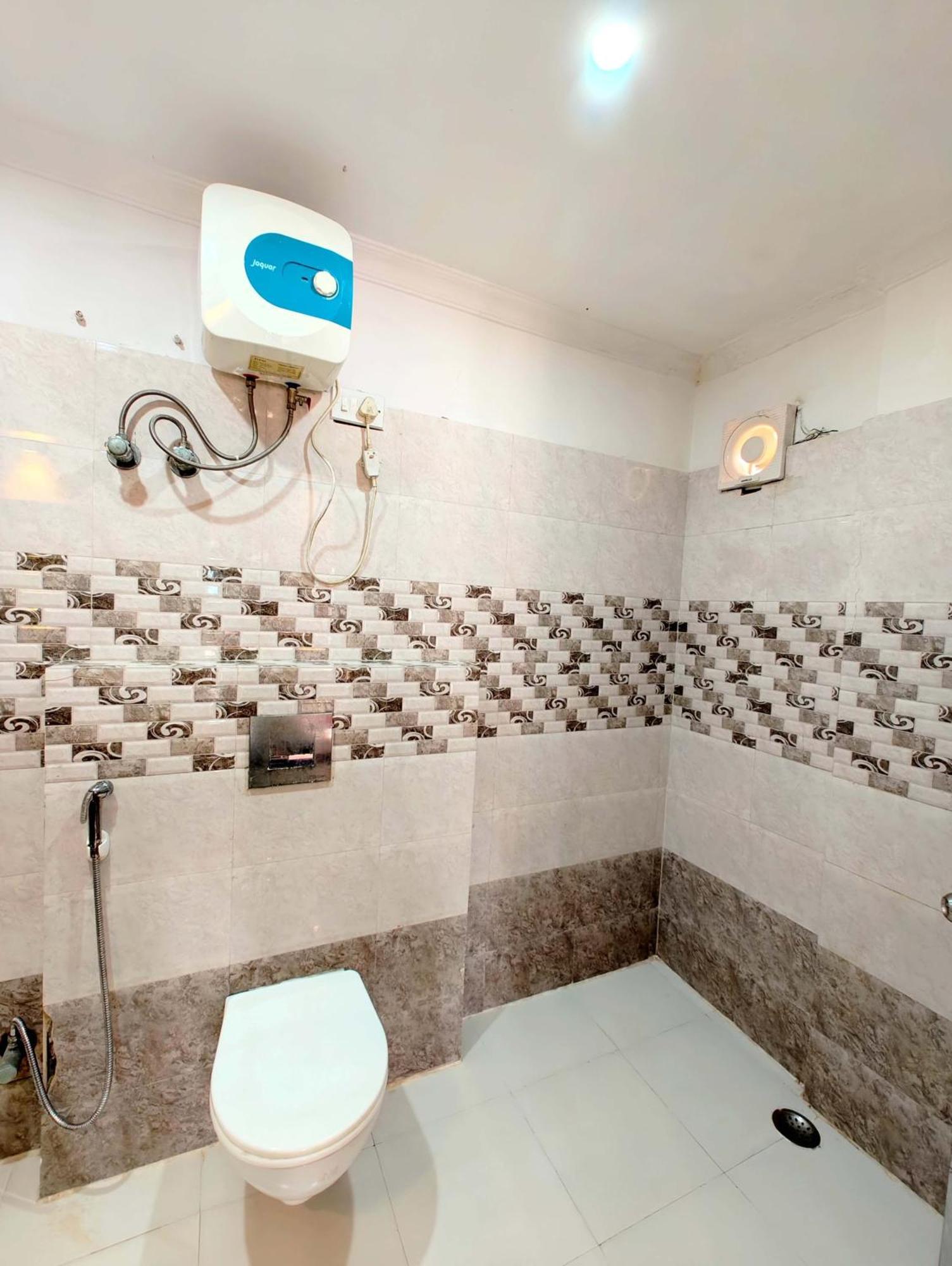 Sea View Hotel Dreamland Near Jagannath Temple - Lift-Wifi-Parking And Restaurant Facilities - All Room Sea Facing With Attached Balcony - Top Rated Luxuary Hotel In Puri